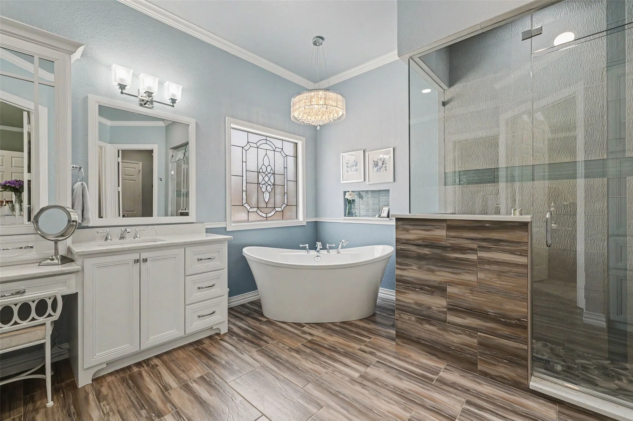 Single Family Residence For Sale in Tarrant County , 8217 Thornhill Drive, North Richland Hills, Texas 76182, 4 Bedroom, 3 Bathroom, 3 Garage spaces, 3,934 Sqft, built in 2001, mls#21338586, Real Estate Agent in North Richland Hills, Homes For Sale in Tarrant county, Homes For Sale in North Richland Hills, Realtor in North Richland Hills Texas, Real Estate Brokerage Independent Realty Texas, Luminita Cordes Realtor