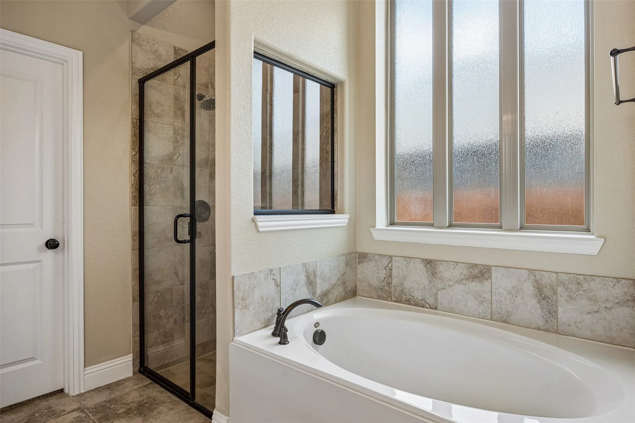 Single Family Residence For Sale in Denton County , 16509 Dry Creek Boulevard, Prosper, Texas 75078, 4 Bedroom, 3 Bathroom, 2 Garage spaces, 2,804 Sqft, built in 2017, mls#21332136, Real Estate Agent in Prosper, Homes For Sale in Denton county, Homes For Sale in Prosper, Realtor in Prosper Texas, Real Estate Brokerage Independent Realty Texas, Luminita Cordes Realtor