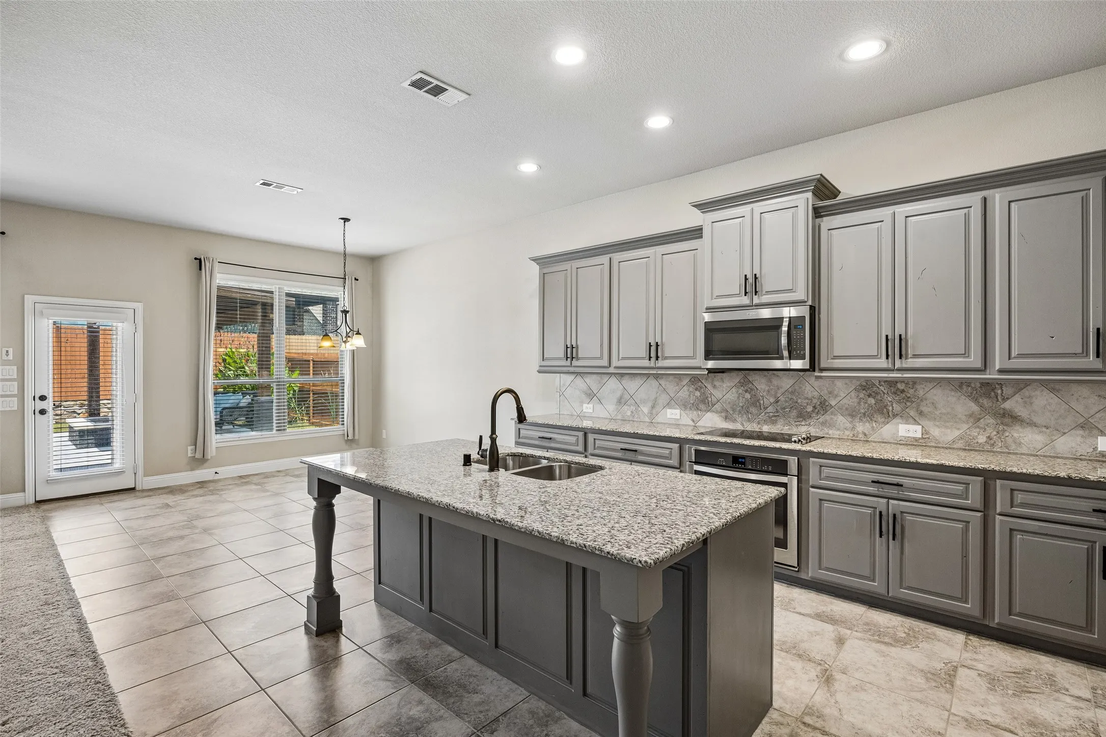 Single Family Residence For Sale in Denton County , 16509 Dry Creek Boulevard, Prosper, Texas 75078, 4 Bedroom, 3 Bathroom, 2 Garage spaces, 2,804 Sqft, built in 2017, mls#21332136, Real Estate Agent in Prosper, Homes For Sale in Denton county, Homes For Sale in Prosper, Realtor in Prosper Texas, Real Estate Brokerage Independent Realty Texas, Luminita Cordes Realtor