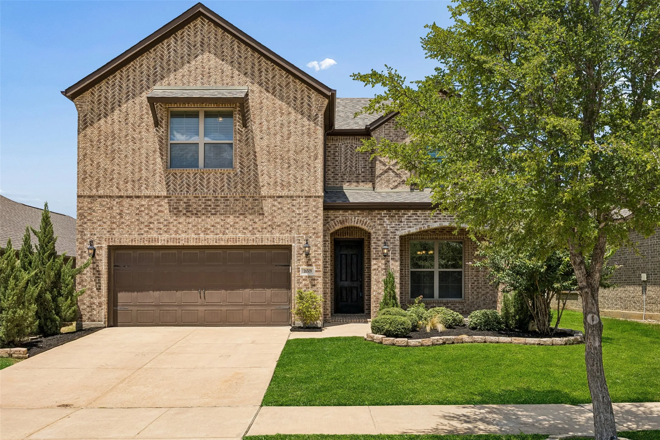 Single Family Residence For Sale in Denton County , 16509 Dry Creek Boulevard, Prosper, Texas 75078, 4 Bedroom, 3 Bathroom, 2 Garage spaces, 2,804 Sqft, built in 2017, mls#21332136, Real Estate Agent in Prosper, Homes For Sale in Denton county, Homes For Sale in Prosper, Realtor in Prosper Texas, Real Estate Brokerage Independent Realty Texas, Luminita Cordes Realtor