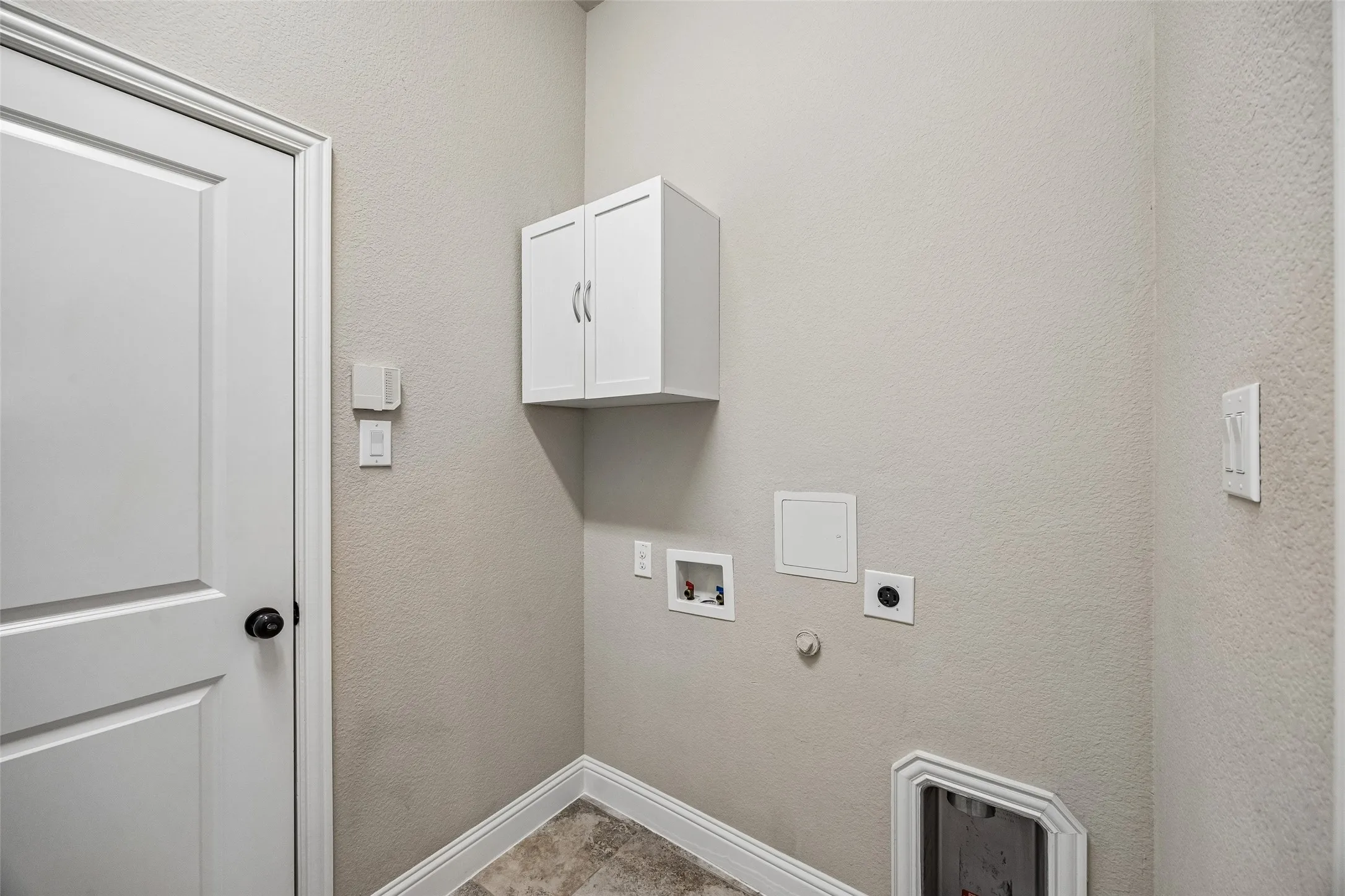Single Family Residence For Sale in Denton County , 16509 Dry Creek Boulevard, Prosper, Texas 75078, 4 Bedroom, 3 Bathroom, 2 Garage spaces, 2,804 Sqft, built in 2017, mls#21332136, Real Estate Agent in Prosper, Homes For Sale in Denton county, Homes For Sale in Prosper, Realtor in Prosper Texas, Real Estate Brokerage Independent Realty Texas, Luminita Cordes Realtor