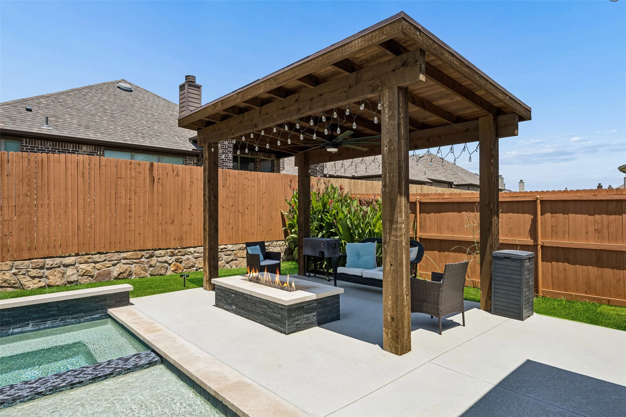 Single Family Residence For Sale in Denton County , 16509 Dry Creek Boulevard, Prosper, Texas 75078, 4 Bedroom, 3 Bathroom, 2 Garage spaces, 2,804 Sqft, built in 2017, mls#21332136, Real Estate Agent in Prosper, Homes For Sale in Denton county, Homes For Sale in Prosper, Realtor in Prosper Texas, Real Estate Brokerage Independent Realty Texas, Luminita Cordes Realtor