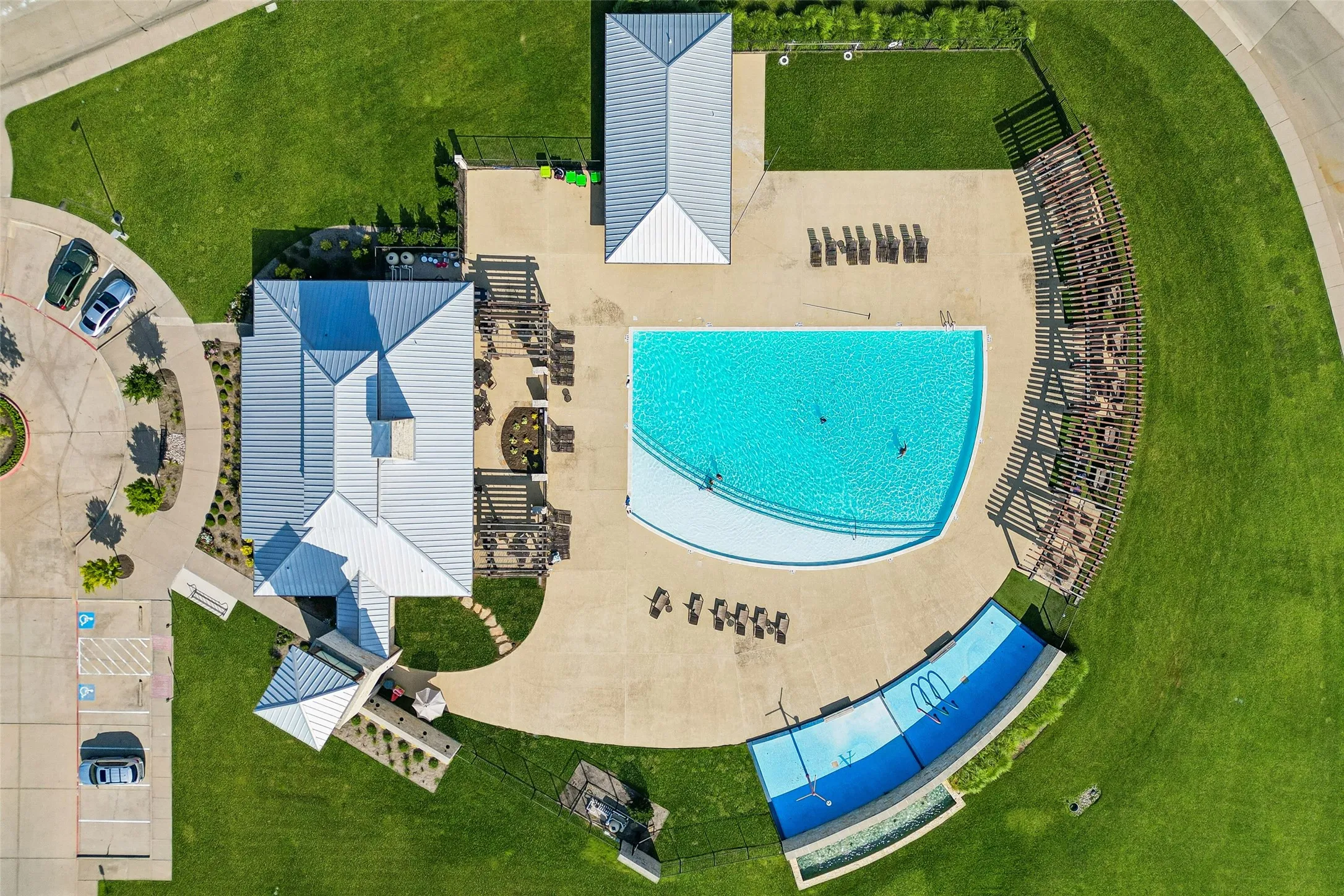 Single Family Residence For Sale in Denton County , 16509 Dry Creek Boulevard, Prosper, Texas 75078, 4 Bedroom, 3 Bathroom, 2 Garage spaces, 2,804 Sqft, built in 2017, mls#21332136, Real Estate Agent in Prosper, Homes For Sale in Denton county, Homes For Sale in Prosper, Realtor in Prosper Texas, Real Estate Brokerage Independent Realty Texas, Luminita Cordes Realtor