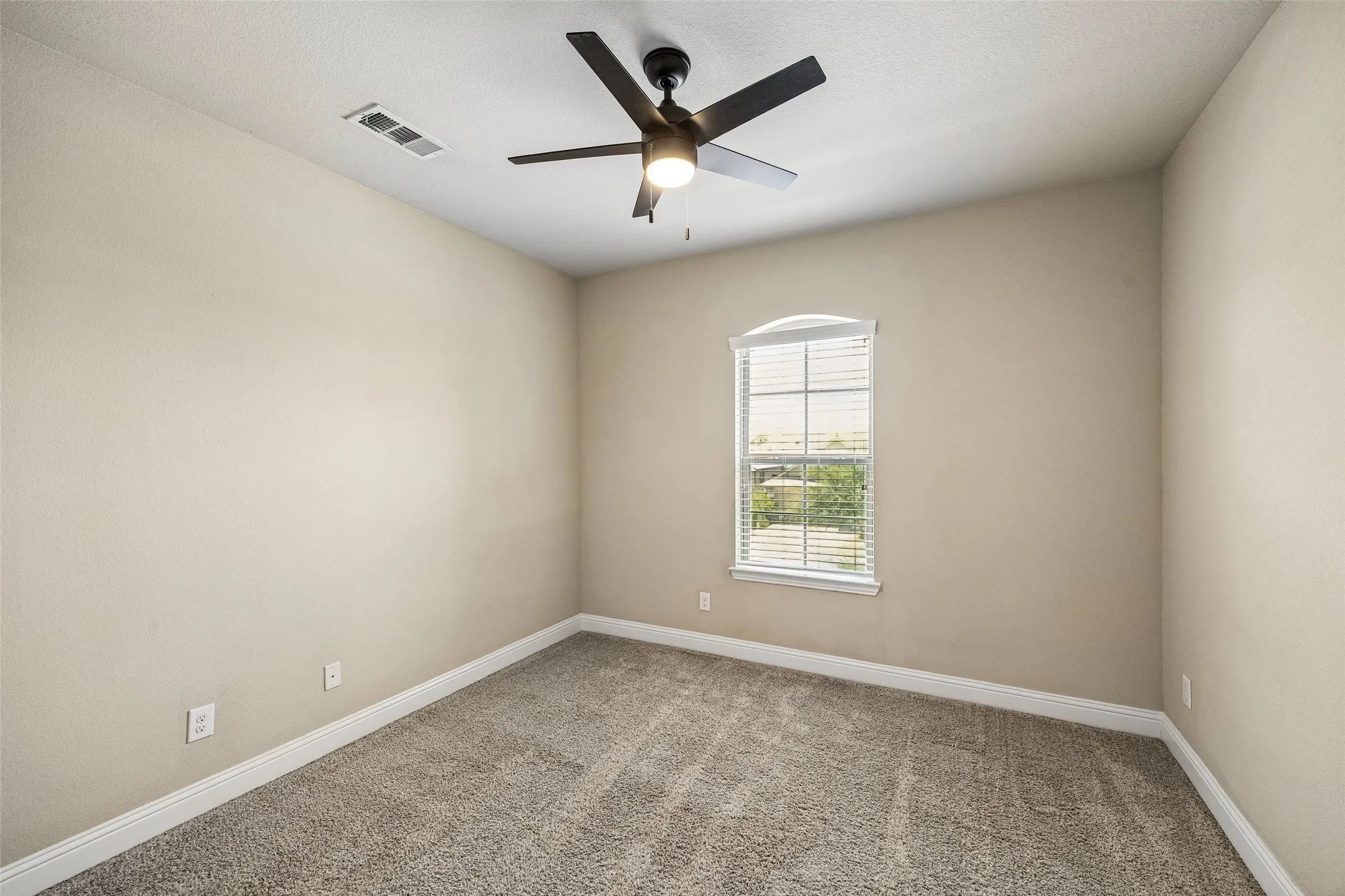 Single Family Residence For Sale in Denton County , 16509 Dry Creek Boulevard, Prosper, Texas 75078, 4 Bedroom, 3 Bathroom, 2 Garage spaces, 2,804 Sqft, built in 2017, mls#21332136, Real Estate Agent in Prosper, Homes For Sale in Denton county, Homes For Sale in Prosper, Realtor in Prosper Texas, Real Estate Brokerage Independent Realty Texas, Luminita Cordes Realtor