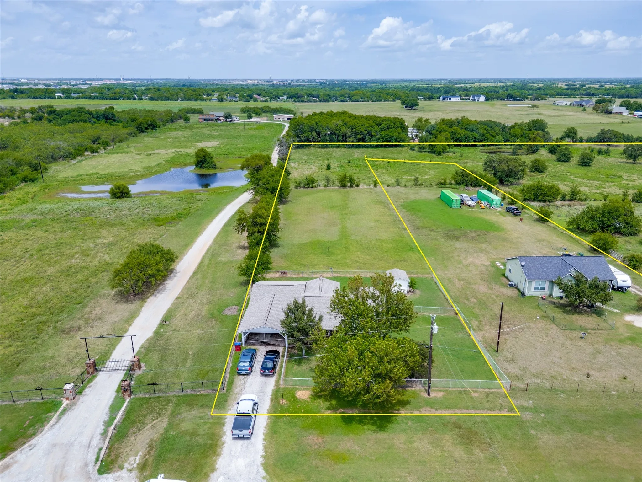 Aerial views of the property lines are appx. depictions
