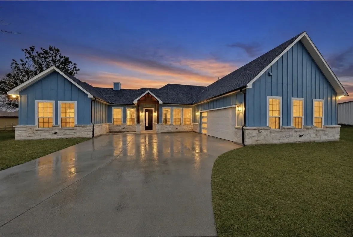 Single Family Residence For Sale in Henderson County , 335 Cross Tie Ranch Road, Trinidad, Texas 75163, 3 Bedrooms, 3 Bathrooms, 2 Garage spaces, 2,069 Sqft, built in 2026, Price $349,999, mls#21338588, Real Estate Agent in Trinidad, Homes For Sale in Henderson county, Homes For Sale in Trinidad, Realtor in Trinidad Texas, Real Estate Brokerage Independent Realty Texas, Luminita Cordes Realtor