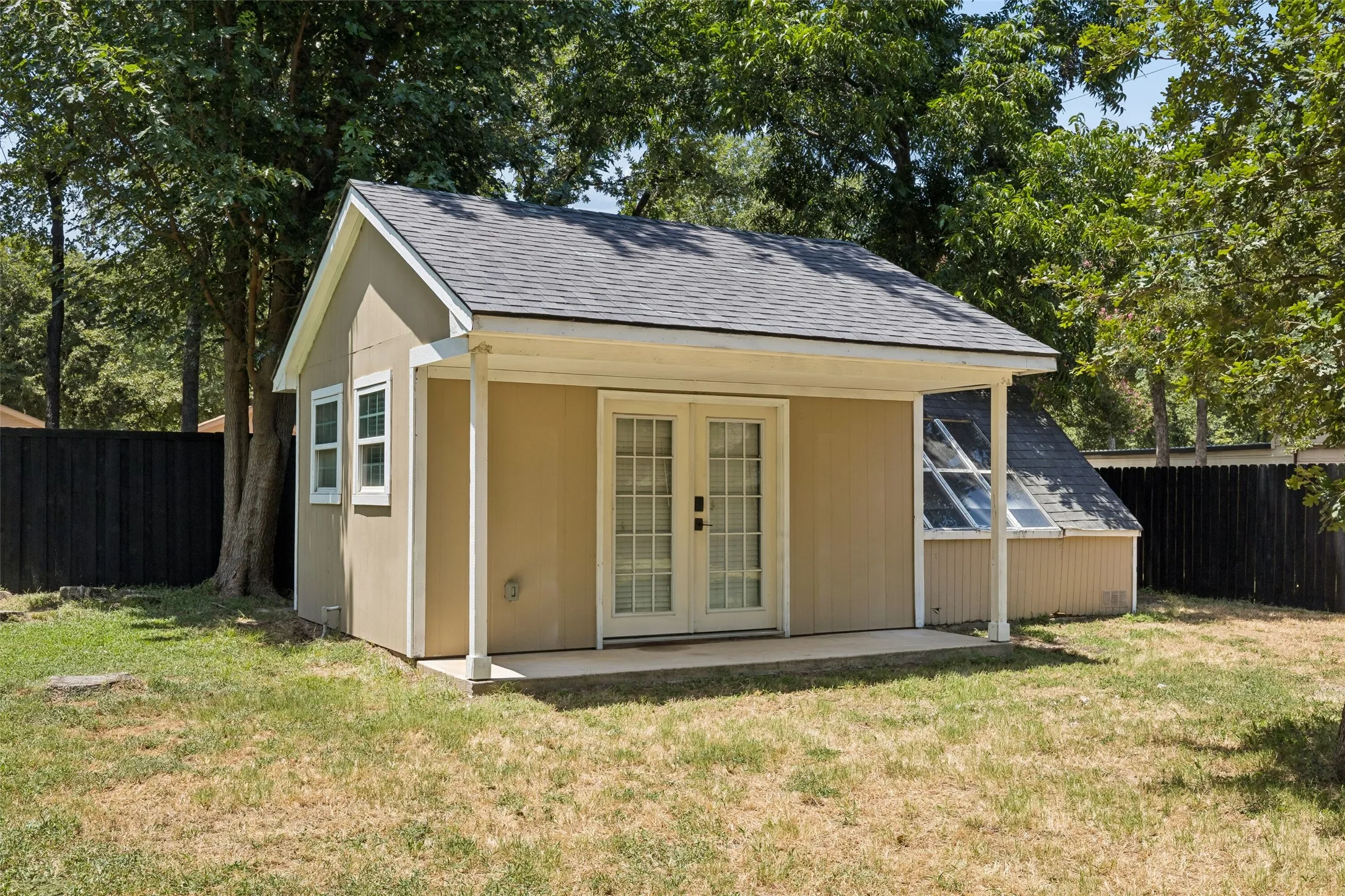 Craft cottage, office with electric. Green house attached.
