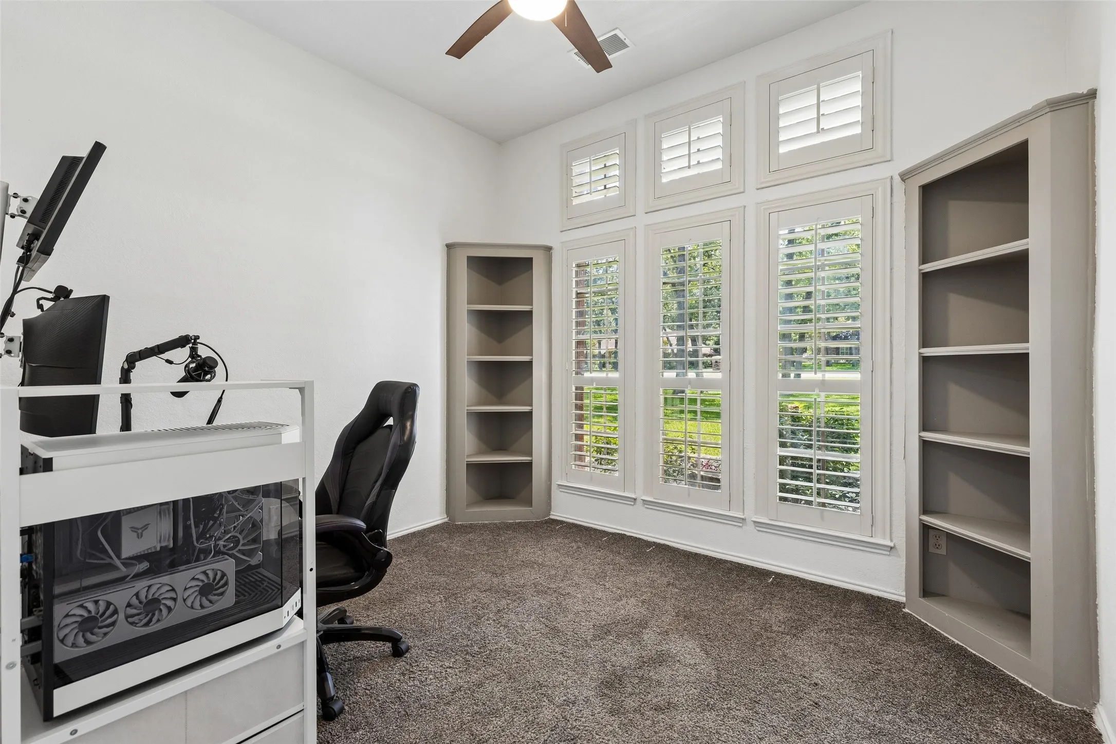 Single Family Residence For Sale in Tarrant County , 2005 Greenwood Lane, Keller, Texas 76262, 3 Bedroom, 2 Bathroom, 2 Garage spaces, 2,253 Sqft, built in 1984, mls#21339692, Real Estate Agent in Keller, Homes For Sale in Tarrant county, Homes For Sale in Keller, Realtor in Keller Texas, Real Estate Brokerage Independent Realty Texas, Luminita Cordes Realtor