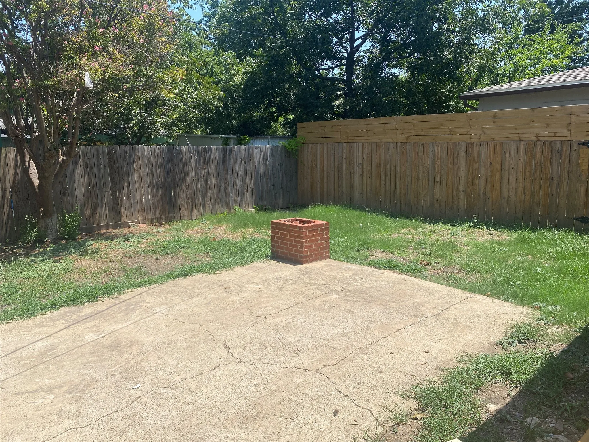 Single Family Residence For Rent in Dallas County , 212 Washington Street, Garland, Texas 75040, 3 Bedroom, 2 Bathroom, 2 Garage spaces, 1,732 Sqft, built in 1949, mls#21339767, Real Estate Agent in Garland, Homes For Rent in Dallas county, Homes For Rent in Garland, Realtor in Garland Texas, Real Estate Brokerage Independent Realty Texas, Luminita Cordes Realtor