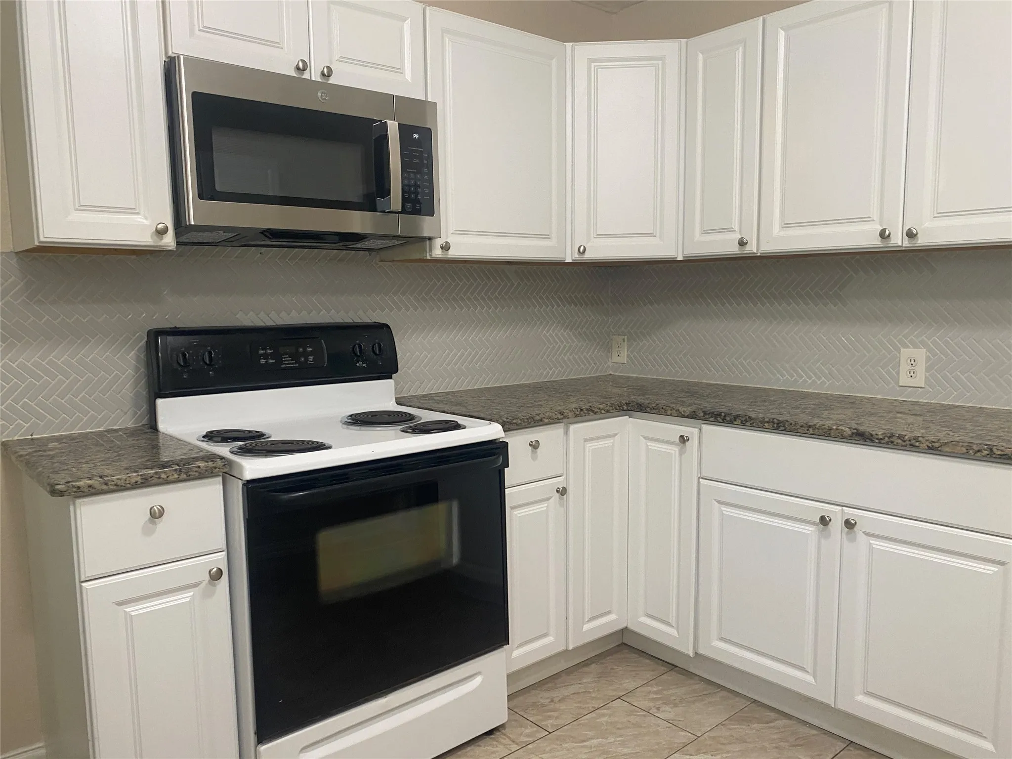 Single Family Residence For Rent in Dallas County , 212 Washington Street, Garland, Texas 75040, 3 Bedroom, 2 Bathroom, 2 Garage spaces, 1,732 Sqft, built in 1949, mls#21339767, Real Estate Agent in Garland, Homes For Rent in Dallas county, Homes For Rent in Garland, Realtor in Garland Texas, Real Estate Brokerage Independent Realty Texas, Luminita Cordes Realtor