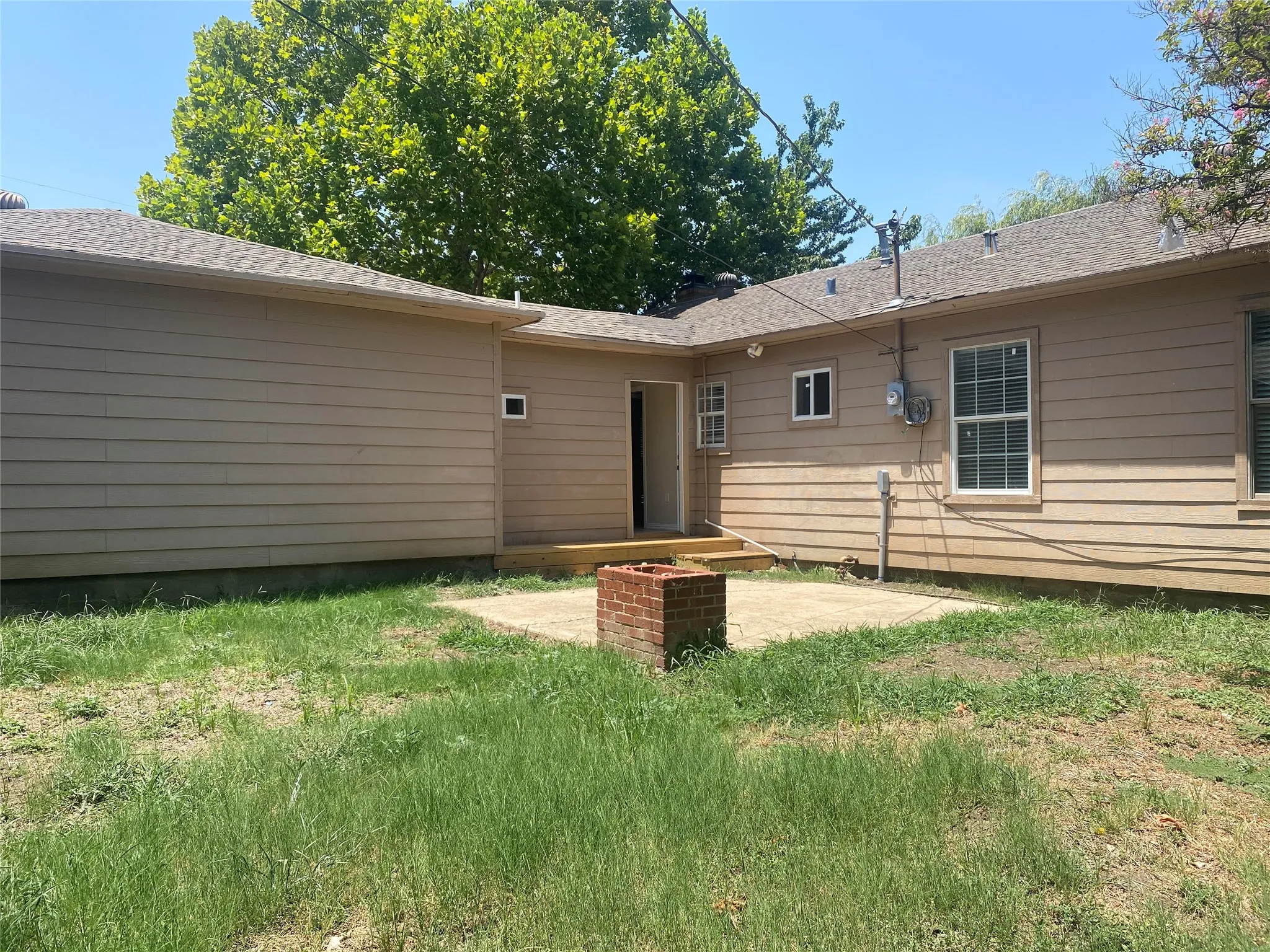 Single Family Residence For Rent in Dallas County , 212 Washington Street, Garland, Texas 75040, 3 Bedroom, 2 Bathroom, 2 Garage spaces, 1,732 Sqft, built in 1949, mls#21339767, Real Estate Agent in Garland, Homes For Rent in Dallas county, Homes For Rent in Garland, Realtor in Garland Texas, Real Estate Brokerage Independent Realty Texas, Luminita Cordes Realtor