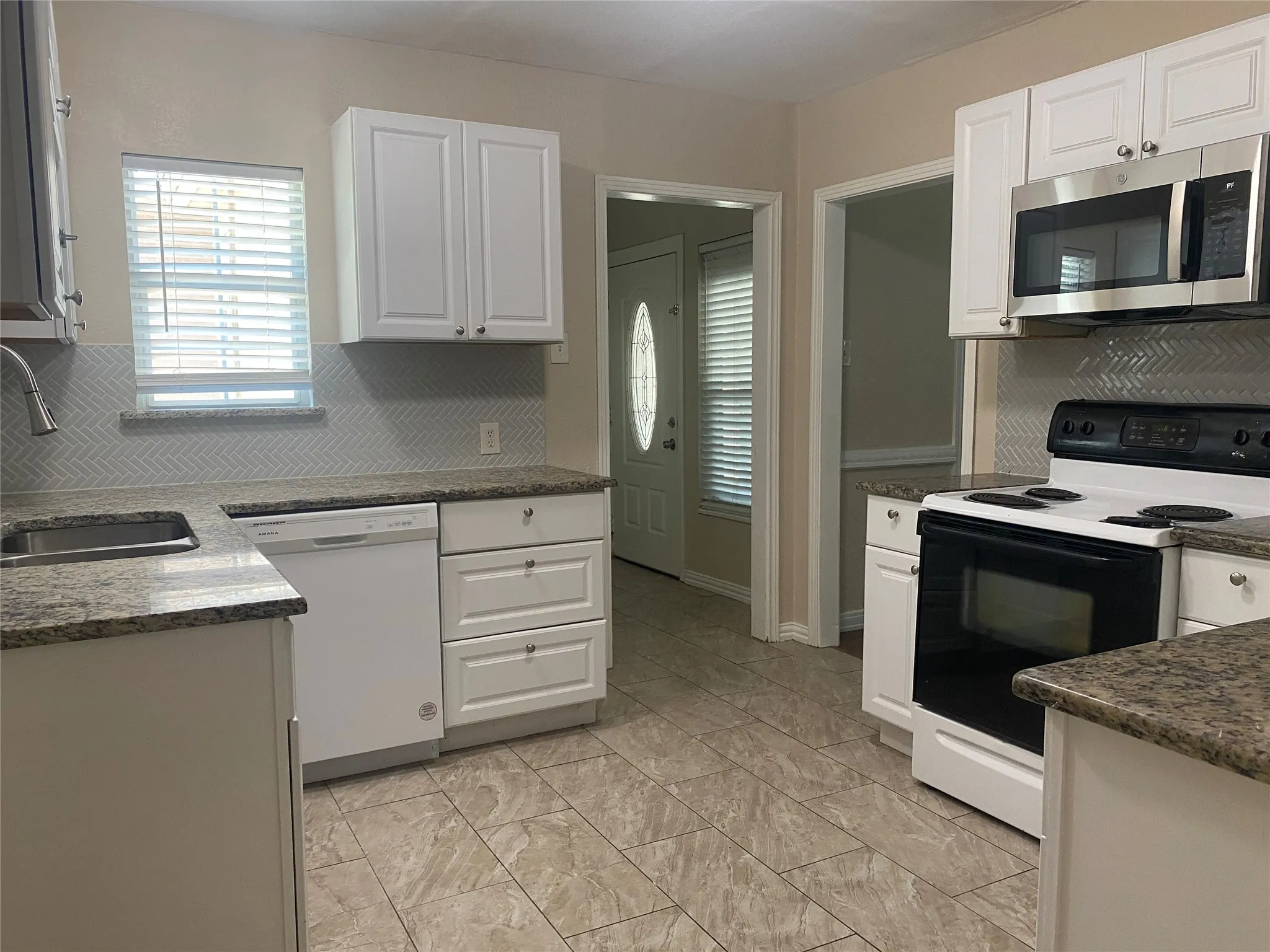 Single Family Residence For Rent in Dallas County , 212 Washington Street, Garland, Texas 75040, 3 Bedroom, 2 Bathroom, 2 Garage spaces, 1,732 Sqft, built in 1949, mls#21339767, Real Estate Agent in Garland, Homes For Rent in Dallas county, Homes For Rent in Garland, Realtor in Garland Texas, Real Estate Brokerage Independent Realty Texas, Luminita Cordes Realtor
