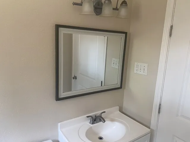 Single Family Residence For Rent in Dallas County , 212 Washington Street, Garland, Texas 75040, 3 Bedroom, 2 Bathroom, 2 Garage spaces, 1,732 Sqft, built in 1949, mls#21339767, Real Estate Agent in Garland, Homes For Rent in Dallas county, Homes For Rent in Garland, Realtor in Garland Texas, Real Estate Brokerage Independent Realty Texas, Luminita Cordes Realtor