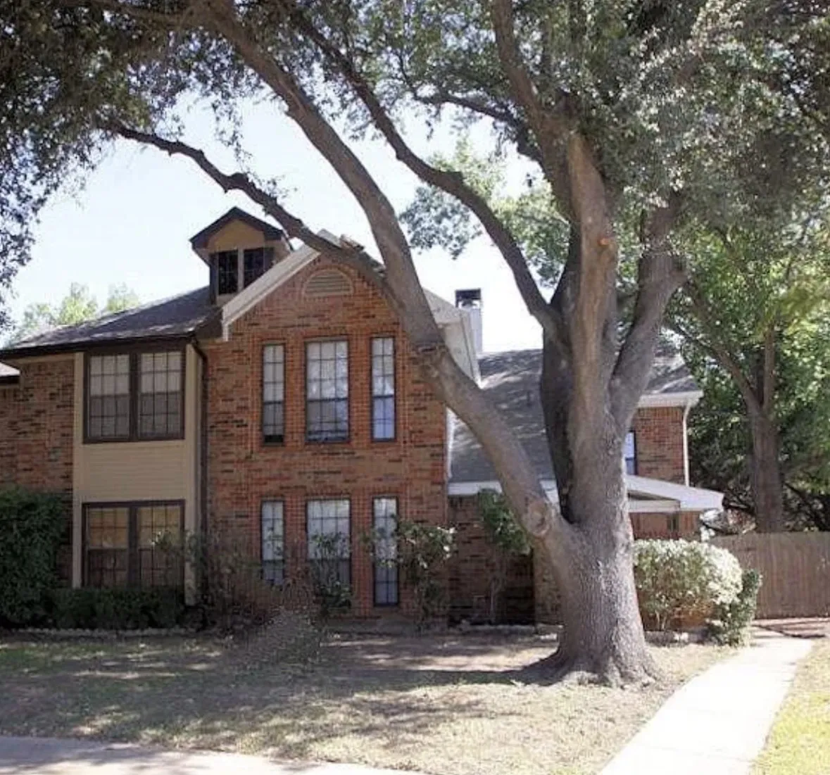 Duplex For Rent in Tarrant County , 707 Argone Court, Euless, Texas 76039, 3 Bedroom, 3 Bathroom, Garage spaces, 1,462 Sqft, built in 1983, mls#21339795, Real Estate Agent in Euless, Homes For Rent in Tarrant county, Homes For Rent in Euless, Realtor in Euless Texas, Real Estate Brokerage Independent Realty Texas, Luminita Cordes Realtor