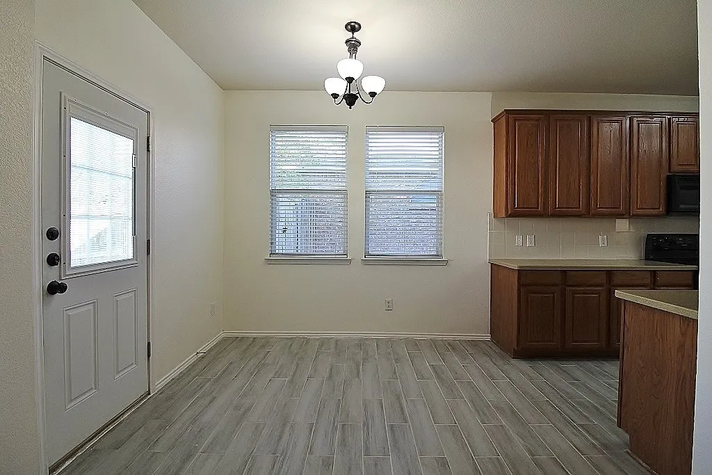 Single Family Residence For Rent in Tarrant County , 10125 Sourwood Drive, Fort Worth, Texas 76244, 4 Bedroom, 3 Bathroom, 2 Garage spaces, 2,947 Sqft, built in 2004, mls#21339796, Real Estate Agent in Fort Worth, Homes For Rent in Tarrant county, Homes For Rent in Fort Worth, Realtor in Fort Worth Texas, Real Estate Brokerage Independent Realty Texas, Luminita Cordes Realtor