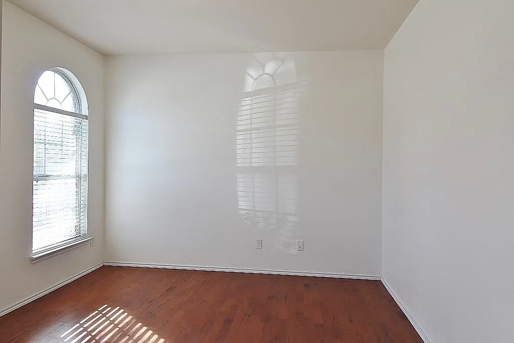 Single Family Residence For Rent in Tarrant County , 10125 Sourwood Drive, Fort Worth, Texas 76244, 4 Bedroom, 3 Bathroom, 2 Garage spaces, 2,947 Sqft, built in 2004, mls#21339796, Real Estate Agent in Fort Worth, Homes For Rent in Tarrant county, Homes For Rent in Fort Worth, Realtor in Fort Worth Texas, Real Estate Brokerage Independent Realty Texas, Luminita Cordes Realtor