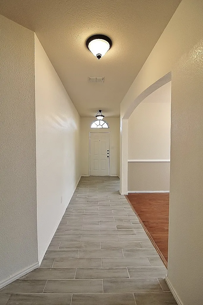 Single Family Residence For Rent in Tarrant County , 10125 Sourwood Drive, Fort Worth, Texas 76244, 4 Bedroom, 3 Bathroom, 2 Garage spaces, 2,947 Sqft, built in 2004, mls#21339796, Real Estate Agent in Fort Worth, Homes For Rent in Tarrant county, Homes For Rent in Fort Worth, Realtor in Fort Worth Texas, Real Estate Brokerage Independent Realty Texas, Luminita Cordes Realtor