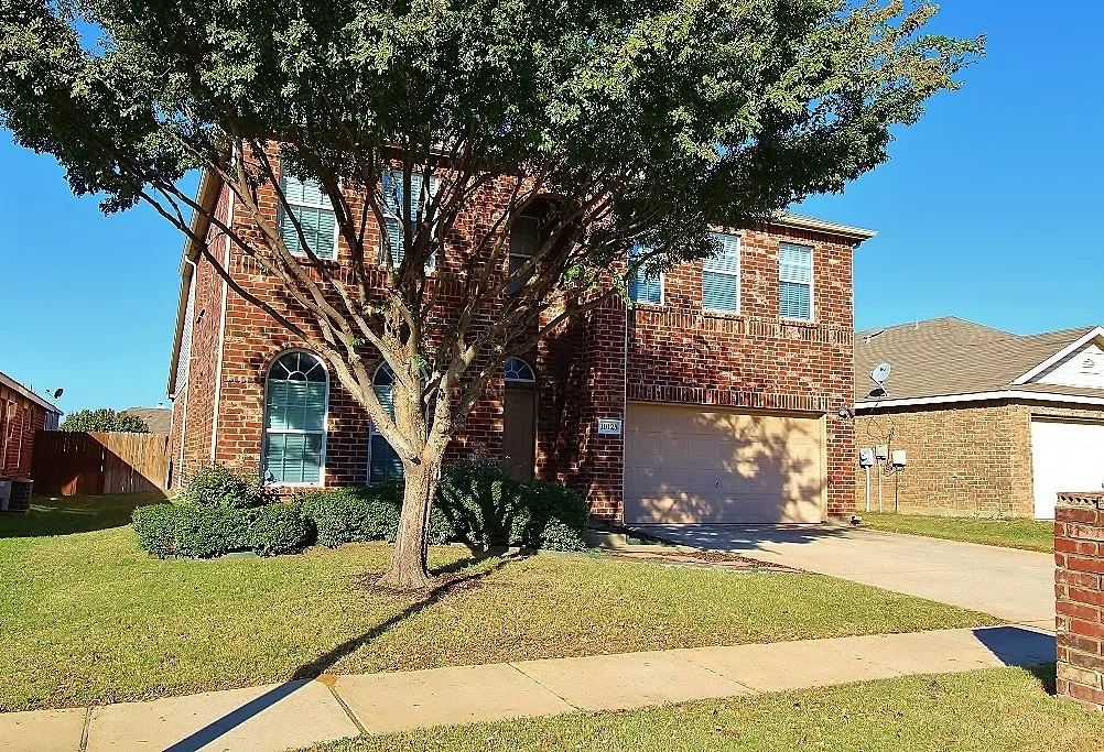 Single Family Residence For Rent in Tarrant County , 10125 Sourwood Drive, Fort Worth, Texas 76244, 4 Bedroom, 3 Bathroom, 2 Garage spaces, 2,947 Sqft, built in 2004, mls#21339796, Real Estate Agent in Fort Worth, Homes For Rent in Tarrant county, Homes For Rent in Fort Worth, Realtor in Fort Worth Texas, Real Estate Brokerage Independent Realty Texas, Luminita Cordes Realtor