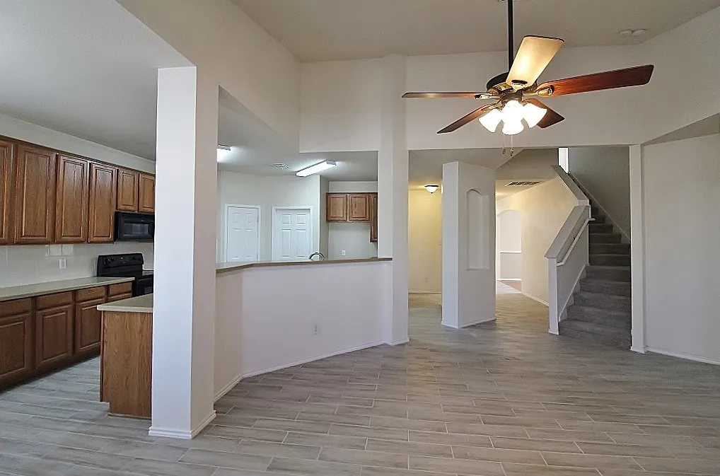 Single Family Residence For Rent in Tarrant County , 10125 Sourwood Drive, Fort Worth, Texas 76244, 4 Bedroom, 3 Bathroom, 2 Garage spaces, 2,947 Sqft, built in 2004, mls#21339796, Real Estate Agent in Fort Worth, Homes For Rent in Tarrant county, Homes For Rent in Fort Worth, Realtor in Fort Worth Texas, Real Estate Brokerage Independent Realty Texas, Luminita Cordes Realtor