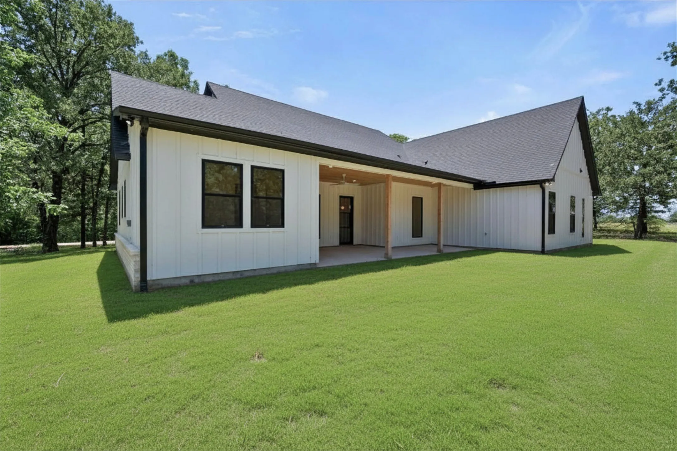 Single Family Residence For Sale in Navarro County , 3001 Rock Road, Corsicana, Texas 75109, 4 Bedroom, 4 Bathroom, 2 Garage spaces, 3,075 Sqft, built in 2026, mls#21338561, Real Estate Agent in Corsicana, Homes For Sale in Navarro county, Homes For Sale in Corsicana, Realtor in Corsicana Texas, Real Estate Brokerage Independent Realty Texas, Luminita Cordes Realtor