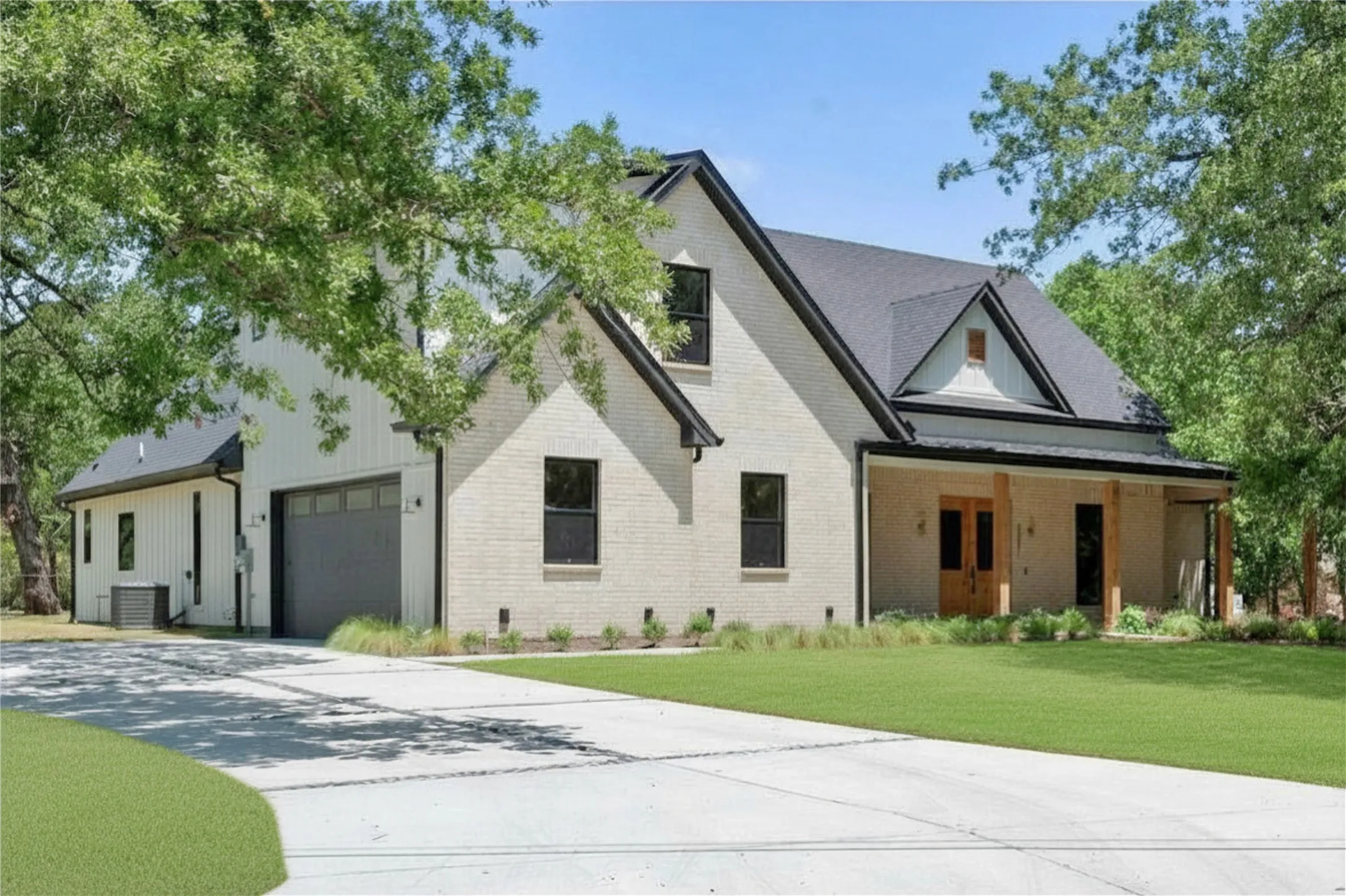 Single Family Residence For Sale in Navarro County , 3001 Rock Road, Corsicana, Texas 75109, 4 Bedroom, 4 Bathroom, 2 Garage spaces, 3,075 Sqft, built in 2026, mls#21338561, Real Estate Agent in Corsicana, Homes For Sale in Navarro county, Homes For Sale in Corsicana, Realtor in Corsicana Texas, Real Estate Brokerage Independent Realty Texas, Luminita Cordes Realtor