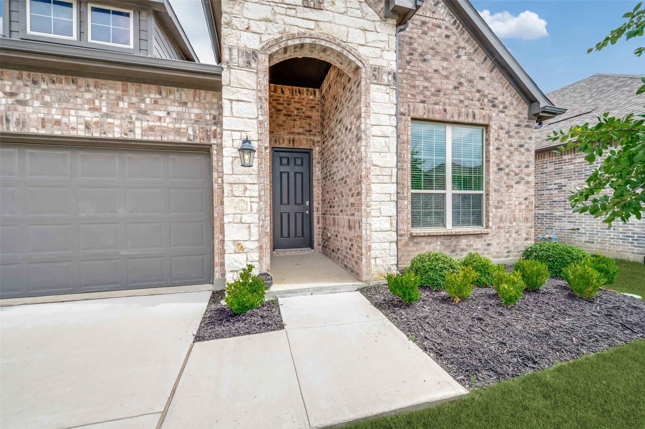 Welcome to 809 Cromwell Drive in Glenn Crossing! Built by HistoryMaker Homes in 2021, this spacious 3-bedroom home offers 2,649 square feet of thoughtfully designed living space in highly acclaimed Celina ISD. Features include a dedicated home office, upstairs flex/game room, open-concept living, and smart home technology with security, remote access, water sensors, and a whole-home water filtration system. Conveniently located near shopping, dining, and major commuter routes, this move-in-ready home combines comfort, functionality, and modern convenience.
