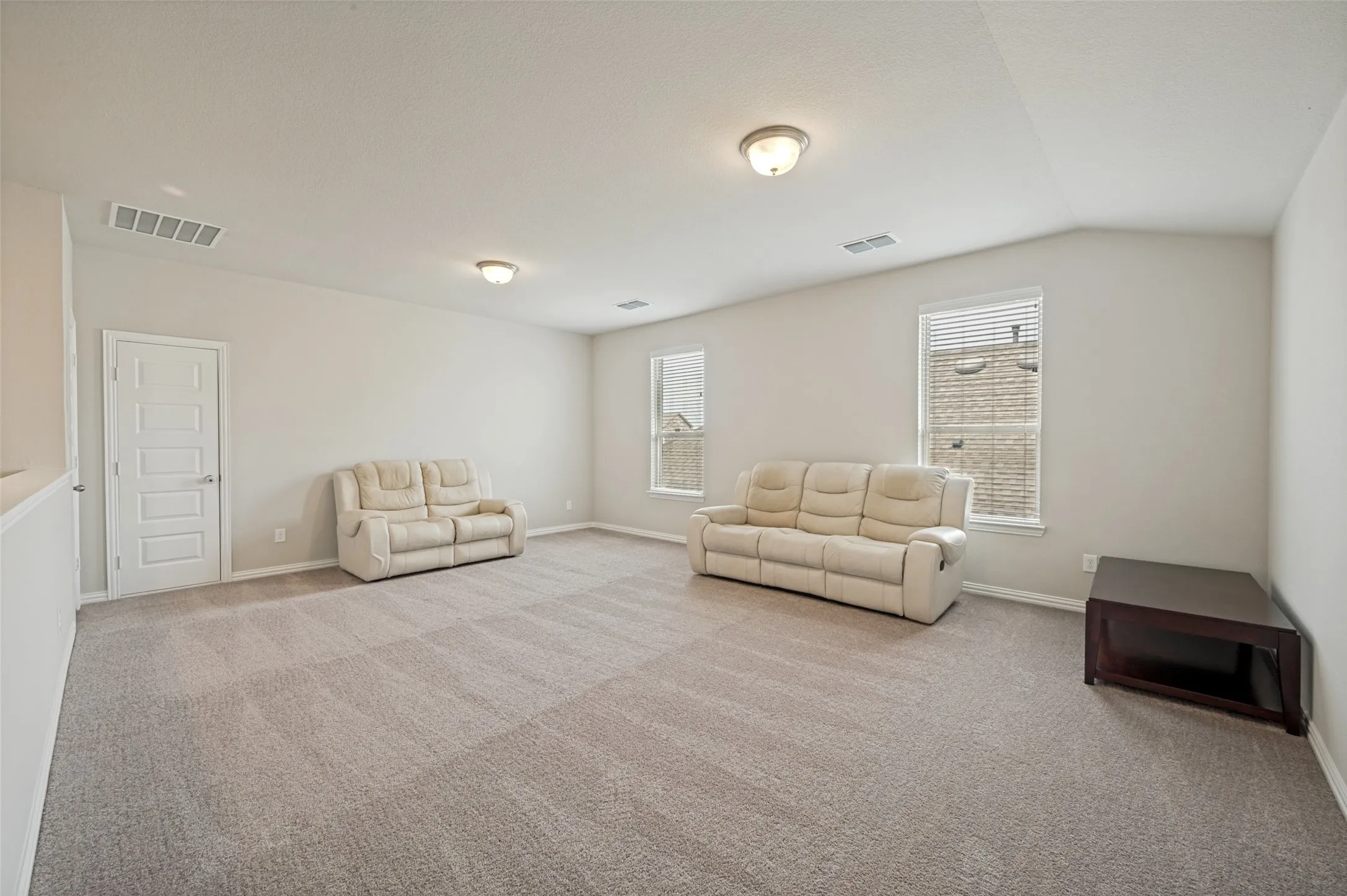 Single Family Residence For Sale in Collin County , 809 Cromwell Drive, Celina, Texas 75009, 3 Bedroom, 3 Bathroom, 2 Garage spaces, 2,649 Sqft, built in 2021, mls#21338866, Real Estate Agent in Celina, Homes For Sale in Collin county, Homes For Sale in Celina, Realtor in Celina Texas, Real Estate Brokerage Independent Realty Texas, Luminita Cordes Realtor