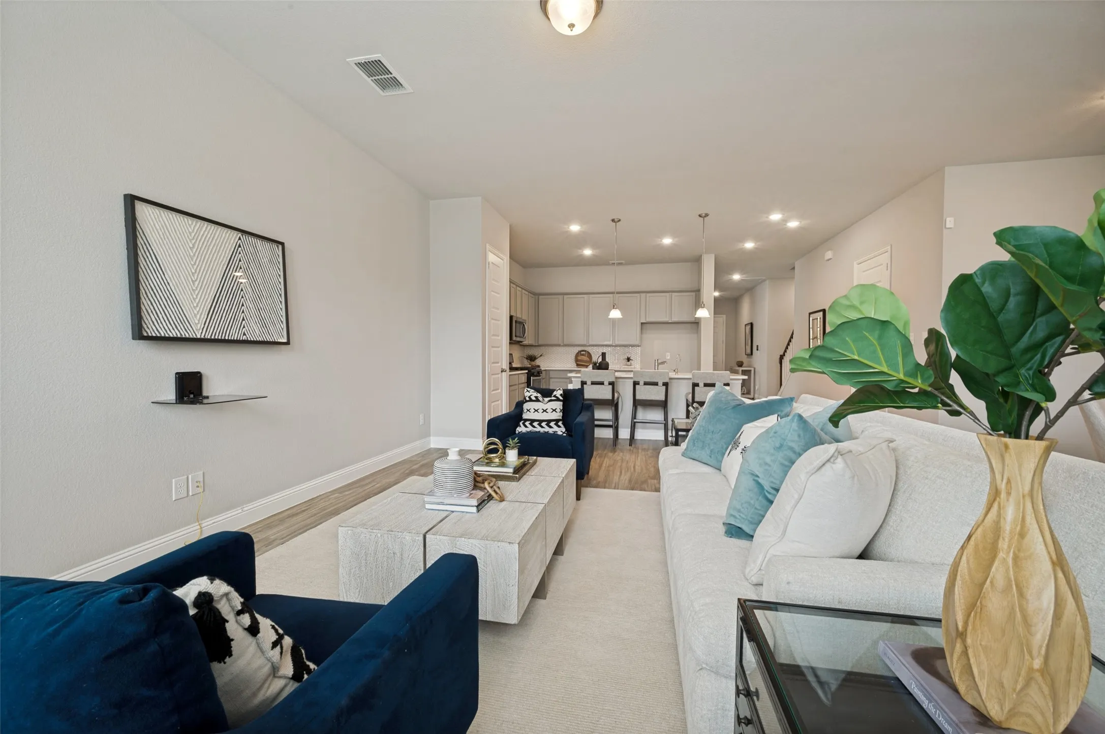 Single Family Residence For Sale in Collin County , 809 Cromwell Drive, Celina, Texas 75009, 3 Bedroom, 3 Bathroom, 2 Garage spaces, 2,649 Sqft, built in 2021, mls#21338866, Real Estate Agent in Celina, Homes For Sale in Collin county, Homes For Sale in Celina, Realtor in Celina Texas, Real Estate Brokerage Independent Realty Texas, Luminita Cordes Realtor