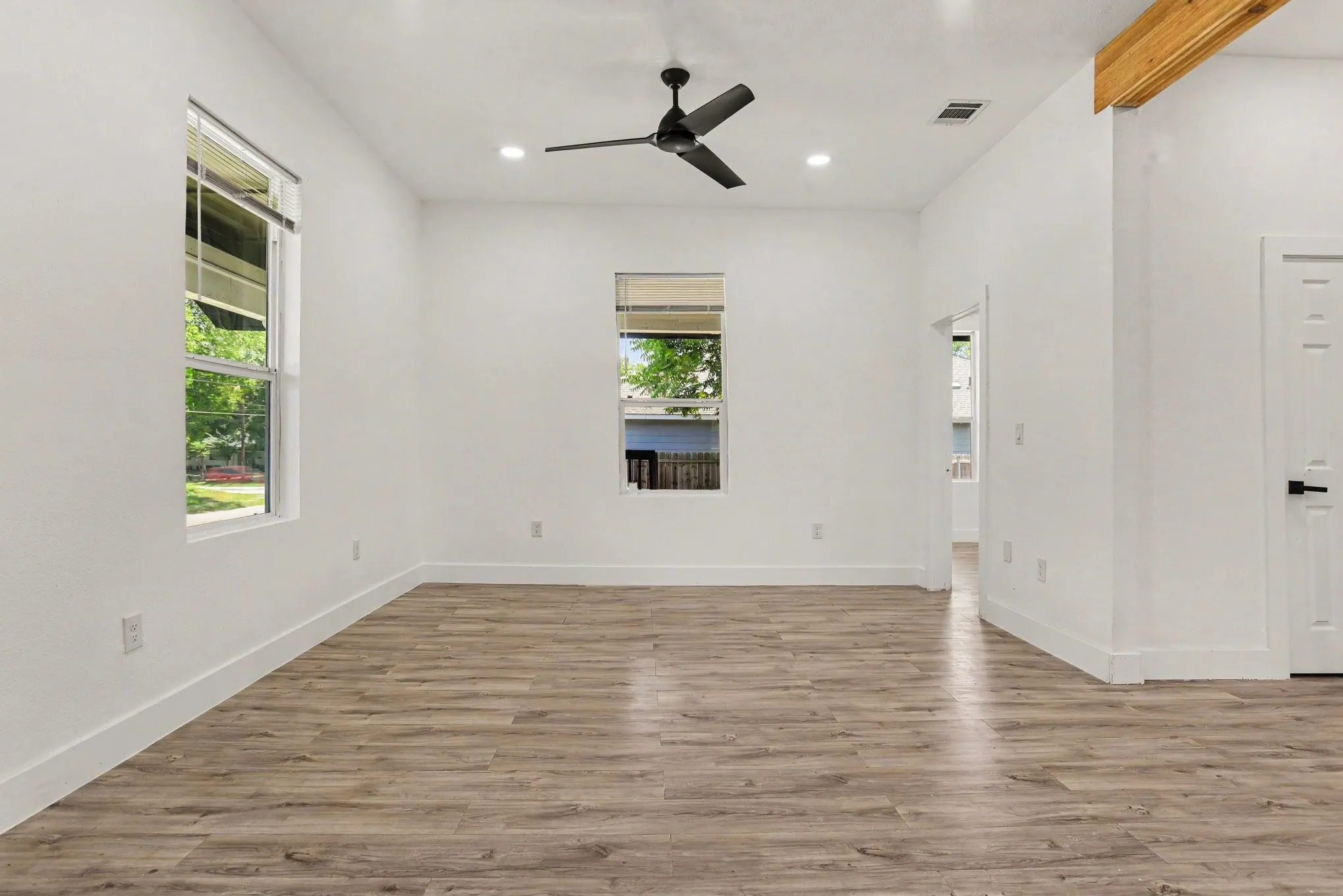 Single Family Residence For Sale in Hunt County , 2611 Bourland Street, Greenville, Texas 75401, 3 Bedroom, 3 Bathroom, Garage spaces, 1,680 Sqft, built in 1920, mls#21339740, Real Estate Agent in Greenville, Homes For Sale in Hunt county, Homes For Sale in Greenville, Realtor in Greenville Texas, Real Estate Brokerage Independent Realty Texas, Luminita Cordes Realtor