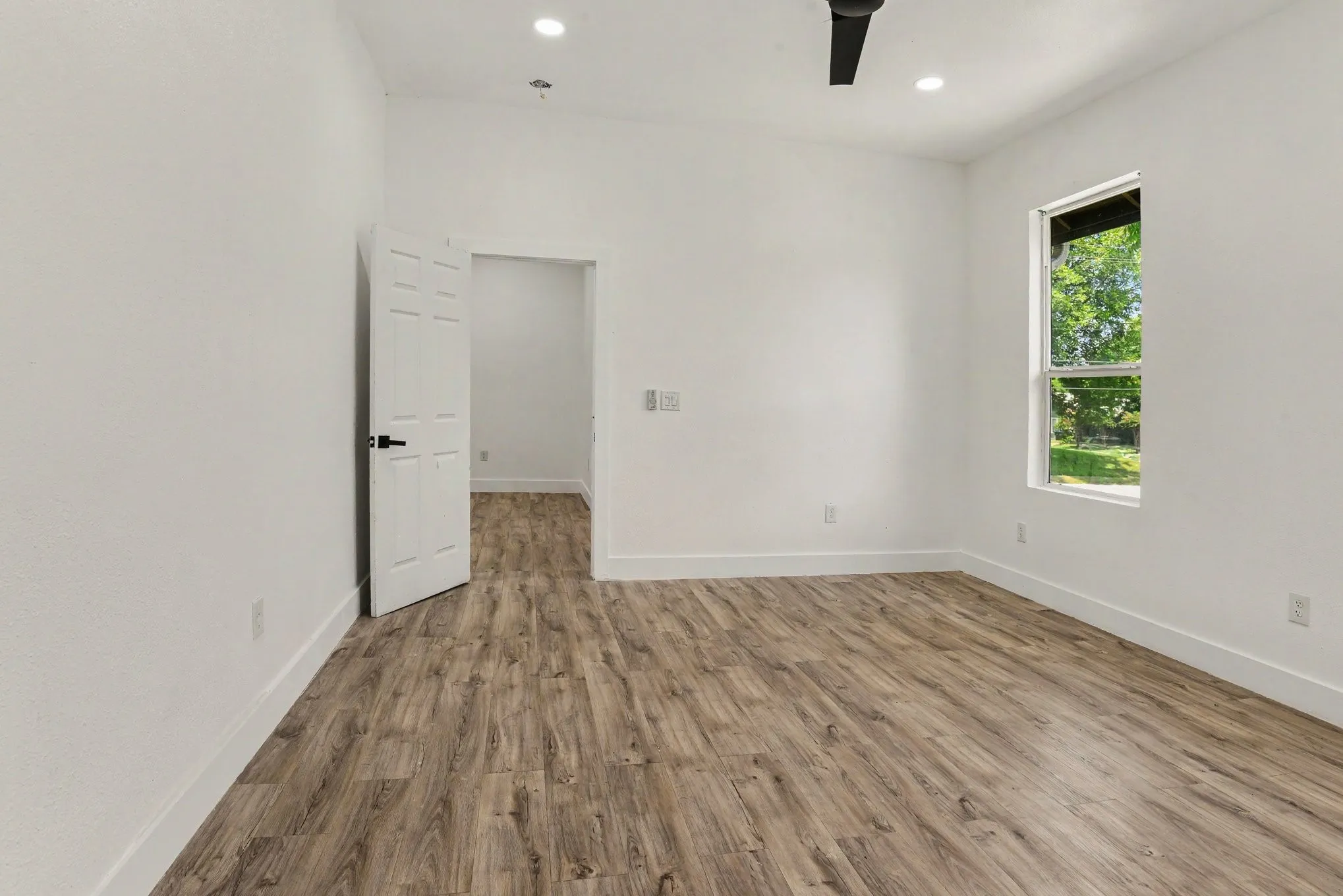 Single Family Residence For Sale in Hunt County , 2611 Bourland Street, Greenville, Texas 75401, 3 Bedroom, 3 Bathroom, Garage spaces, 1,680 Sqft, built in 1920, mls#21339740, Real Estate Agent in Greenville, Homes For Sale in Hunt county, Homes For Sale in Greenville, Realtor in Greenville Texas, Real Estate Brokerage Independent Realty Texas, Luminita Cordes Realtor