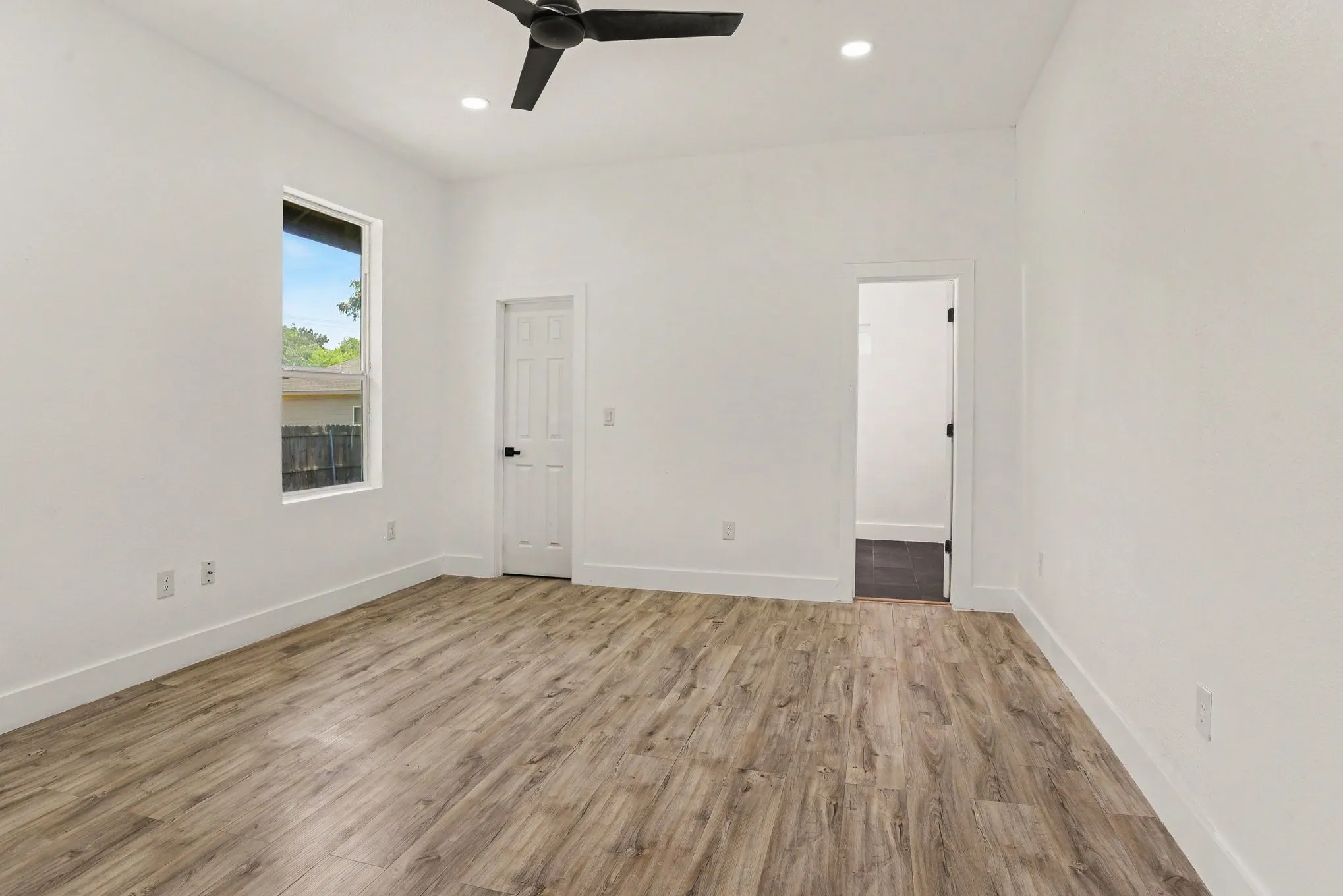 Single Family Residence For Sale in Hunt County , 2611 Bourland Street, Greenville, Texas 75401, 3 Bedroom, 3 Bathroom, Garage spaces, 1,680 Sqft, built in 1920, mls#21339740, Real Estate Agent in Greenville, Homes For Sale in Hunt county, Homes For Sale in Greenville, Realtor in Greenville Texas, Real Estate Brokerage Independent Realty Texas, Luminita Cordes Realtor