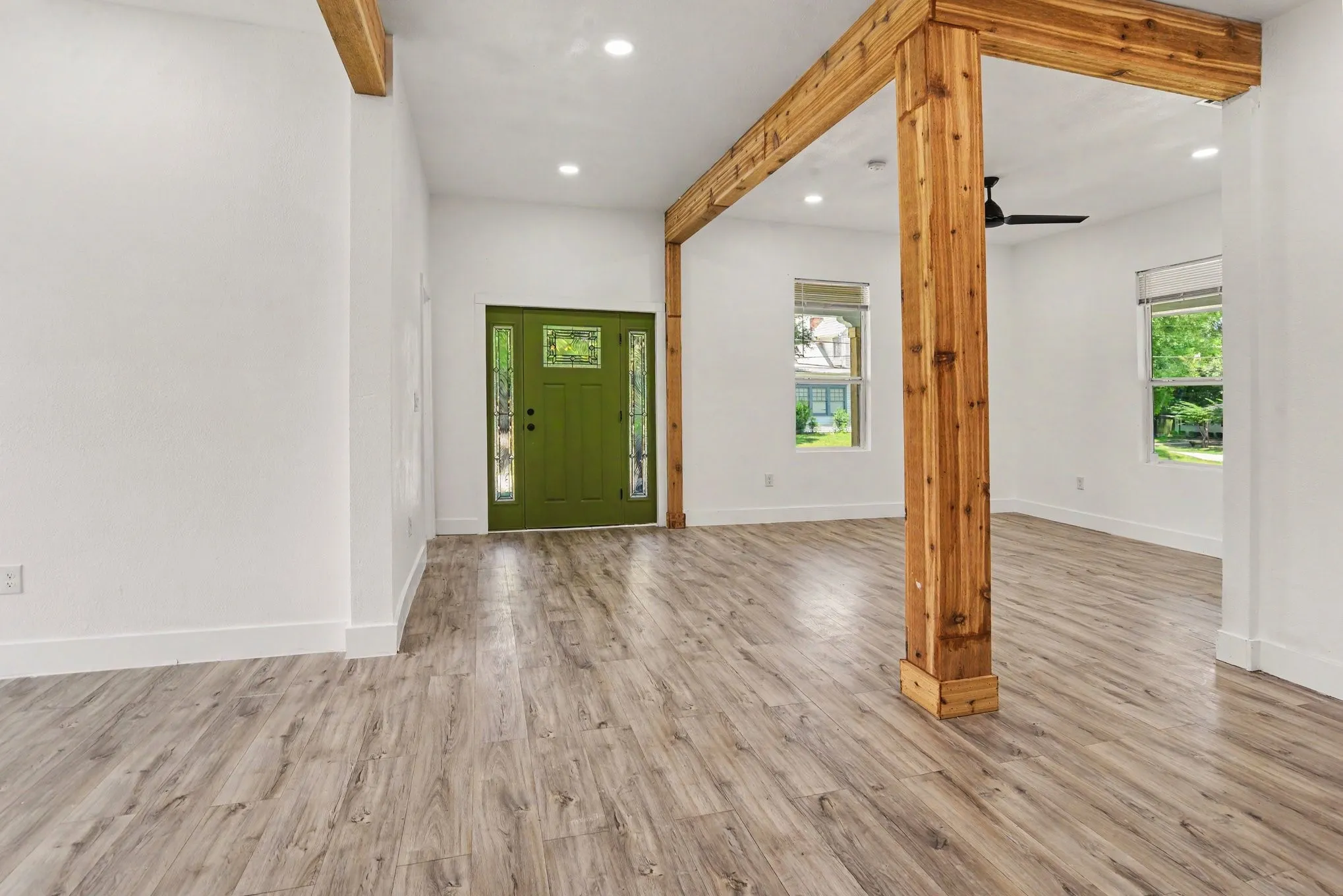 Single Family Residence For Sale in Hunt County , 2611 Bourland Street, Greenville, Texas 75401, 3 Bedroom, 3 Bathroom, Garage spaces, 1,680 Sqft, built in 1920, mls#21339740, Real Estate Agent in Greenville, Homes For Sale in Hunt county, Homes For Sale in Greenville, Realtor in Greenville Texas, Real Estate Brokerage Independent Realty Texas, Luminita Cordes Realtor