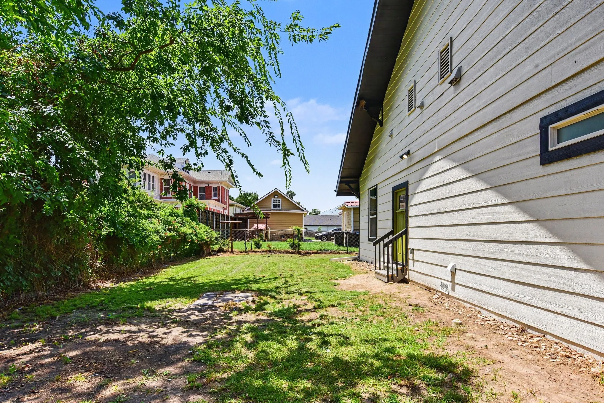 Single Family Residence For Sale in Hunt County , 2611 Bourland Street, Greenville, Texas 75401, 3 Bedroom, 3 Bathroom, Garage spaces, 1,680 Sqft, built in 1920, mls#21339740, Real Estate Agent in Greenville, Homes For Sale in Hunt county, Homes For Sale in Greenville, Realtor in Greenville Texas, Real Estate Brokerage Independent Realty Texas, Luminita Cordes Realtor