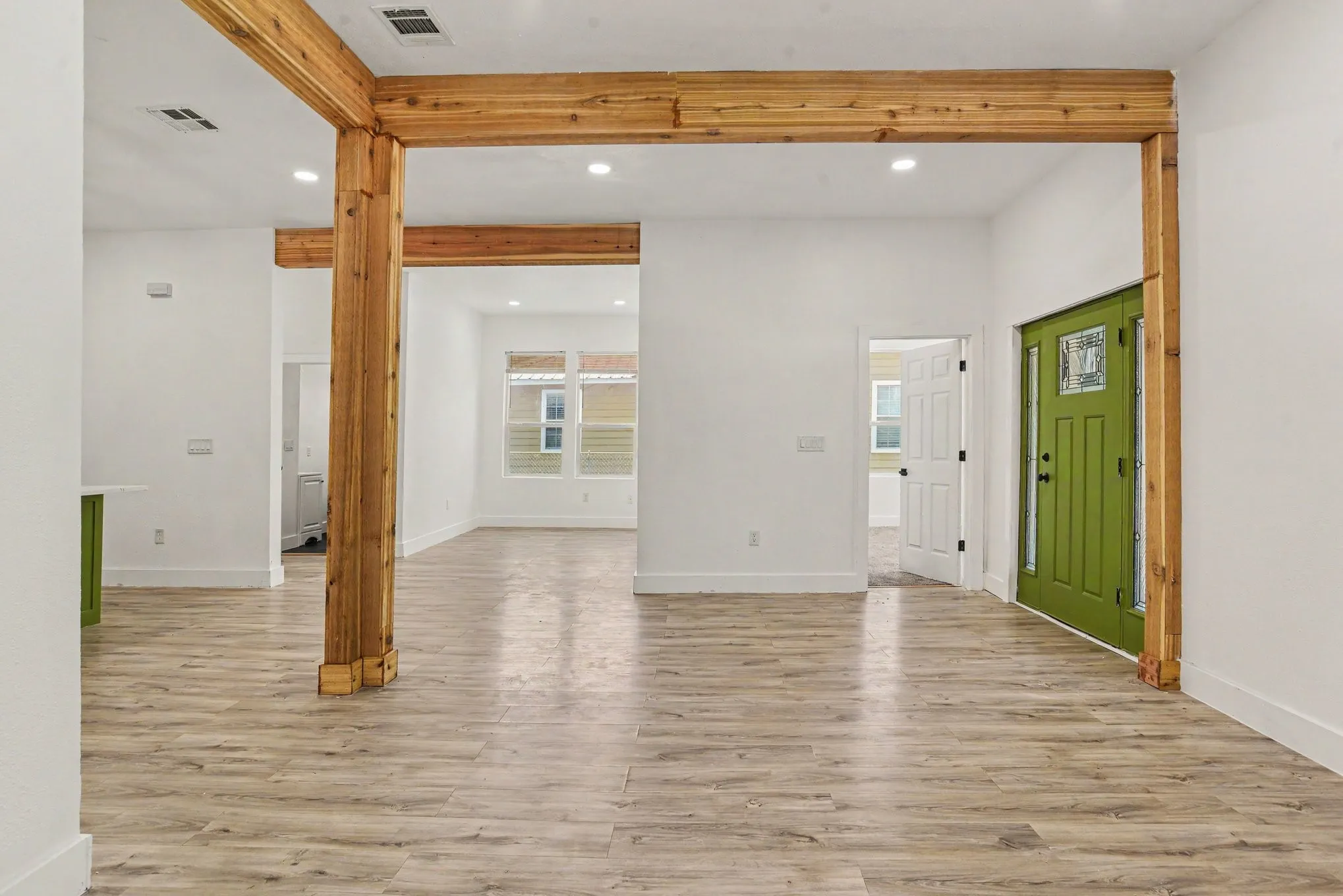 Single Family Residence For Sale in Hunt County , 2611 Bourland Street, Greenville, Texas 75401, 3 Bedroom, 3 Bathroom, Garage spaces, 1,680 Sqft, built in 1920, mls#21339740, Real Estate Agent in Greenville, Homes For Sale in Hunt county, Homes For Sale in Greenville, Realtor in Greenville Texas, Real Estate Brokerage Independent Realty Texas, Luminita Cordes Realtor