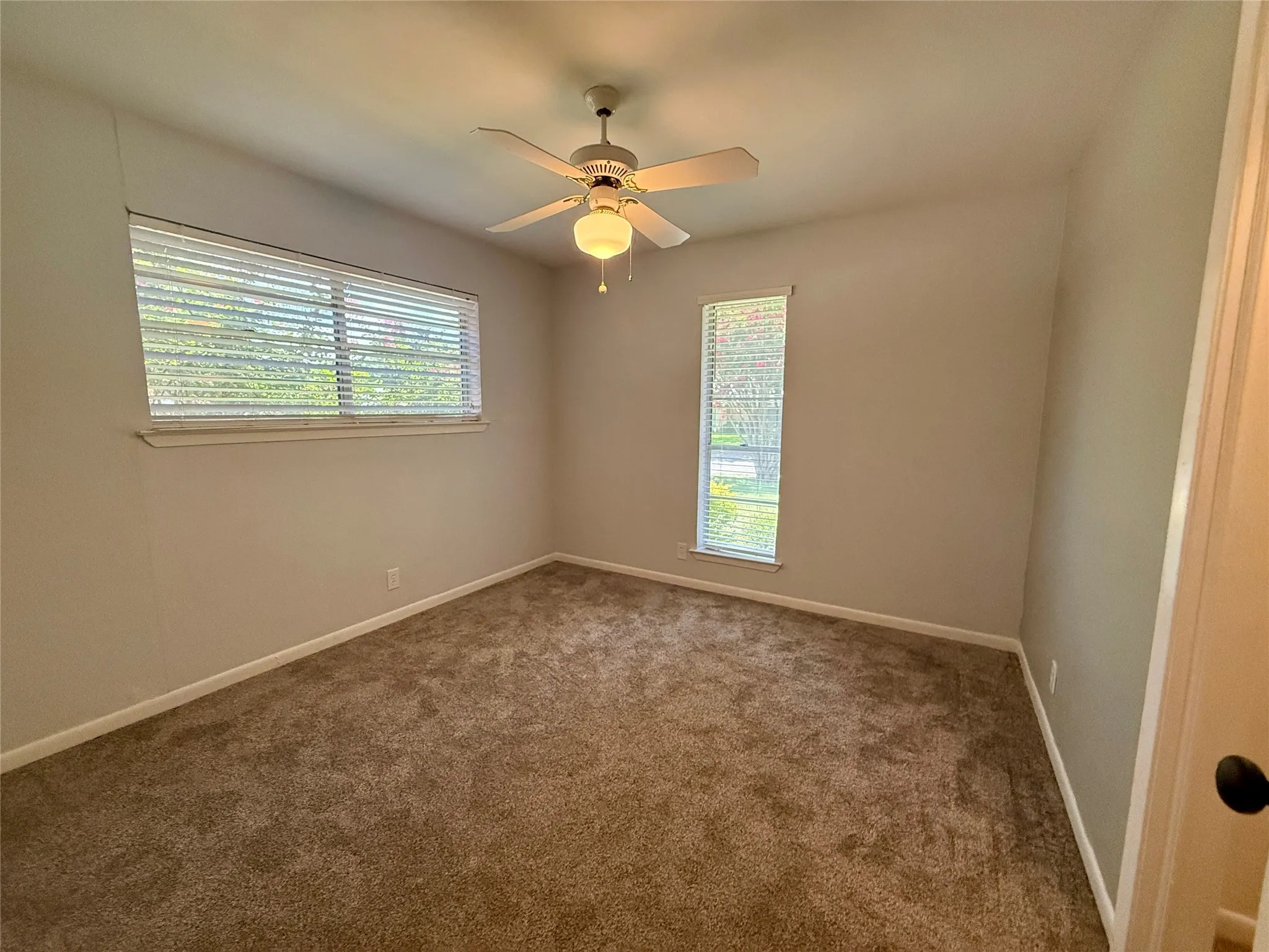 Single Family Residence For Rent in Grayson County , 3005 Anthony Drive, Sherman, Texas 75092, 4 Bedrooms, 3 Bathrooms, 2 Garage spaces, 2,461 Sqft, built in 1973, Price $2,750, mls#21339816, Real Estate Agent in Sherman, Homes For Rent in Grayson county, Homes For Rent in Sherman, Realtor in Sherman Texas, Real Estate Brokerage Independent Realty Texas, Luminita Cordes Realtor