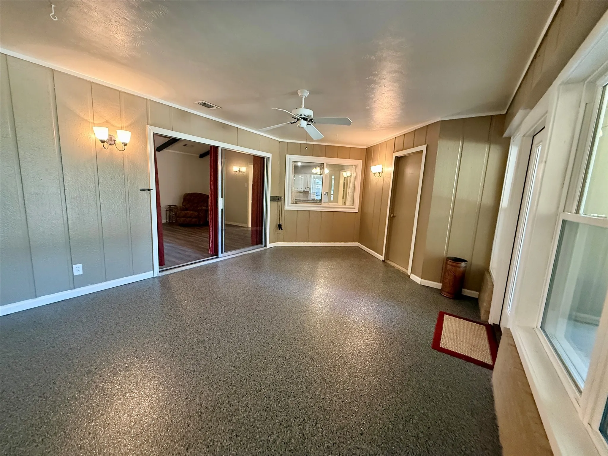 Single Family Residence For Rent in Grayson County , 3005 Anthony Drive, Sherman, Texas 75092, 4 Bedrooms, 3 Bathrooms, 2 Garage spaces, 2,461 Sqft, built in 1973, Price $2,750, mls#21339816, Real Estate Agent in Sherman, Homes For Rent in Grayson county, Homes For Rent in Sherman, Realtor in Sherman Texas, Real Estate Brokerage Independent Realty Texas, Luminita Cordes Realtor