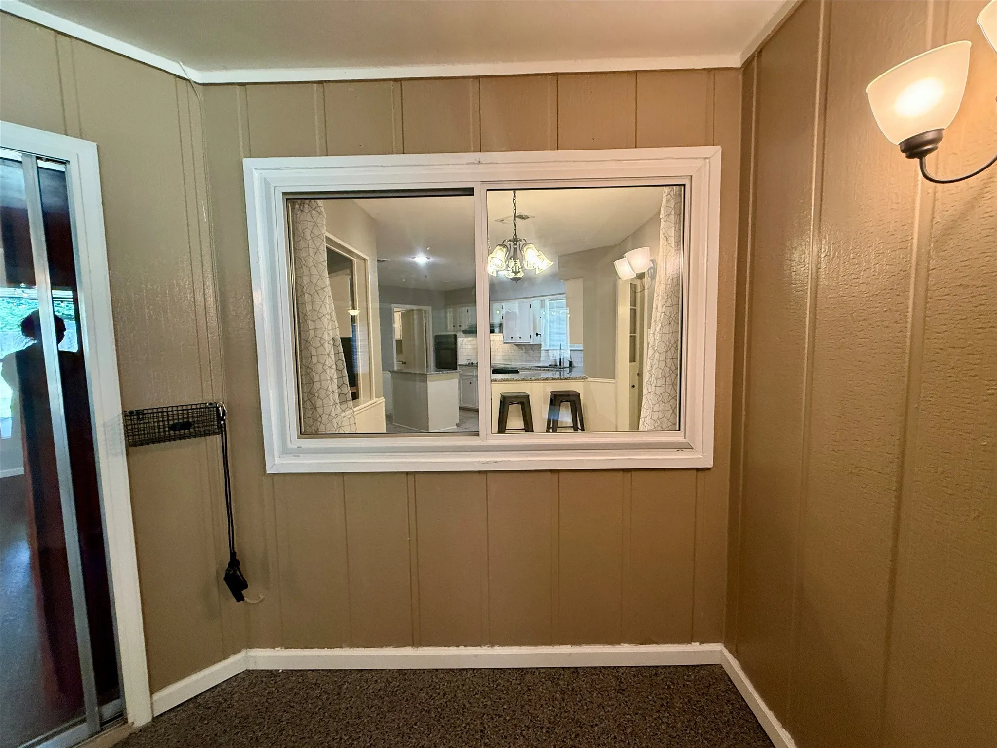 Single Family Residence For Rent in Grayson County , 3005 Anthony Drive, Sherman, Texas 75092, 4 Bedrooms, 3 Bathrooms, 2 Garage spaces, 2,461 Sqft, built in 1973, Price $2,750, mls#21339816, Real Estate Agent in Sherman, Homes For Rent in Grayson county, Homes For Rent in Sherman, Realtor in Sherman Texas, Real Estate Brokerage Independent Realty Texas, Luminita Cordes Realtor