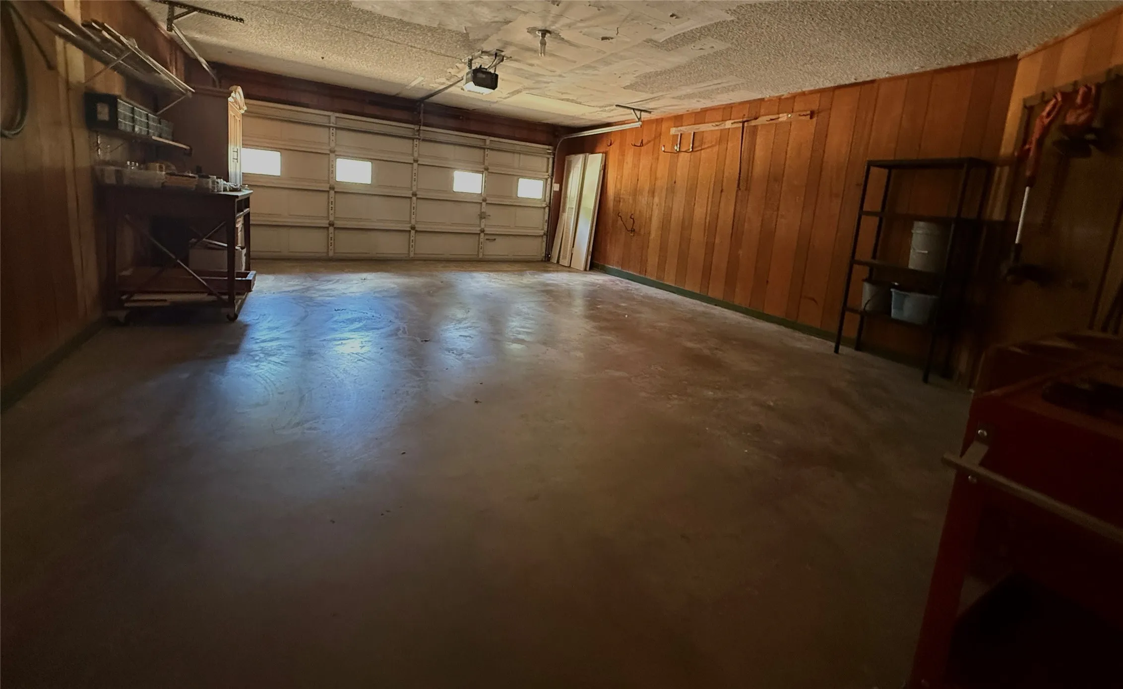 Single Family Residence For Rent in Grayson County , 3005 Anthony Drive, Sherman, Texas 75092, 4 Bedrooms, 3 Bathrooms, 2 Garage spaces, 2,461 Sqft, built in 1973, Price $2,750, mls#21339816, Real Estate Agent in Sherman, Homes For Rent in Grayson county, Homes For Rent in Sherman, Realtor in Sherman Texas, Real Estate Brokerage Independent Realty Texas, Luminita Cordes Realtor
