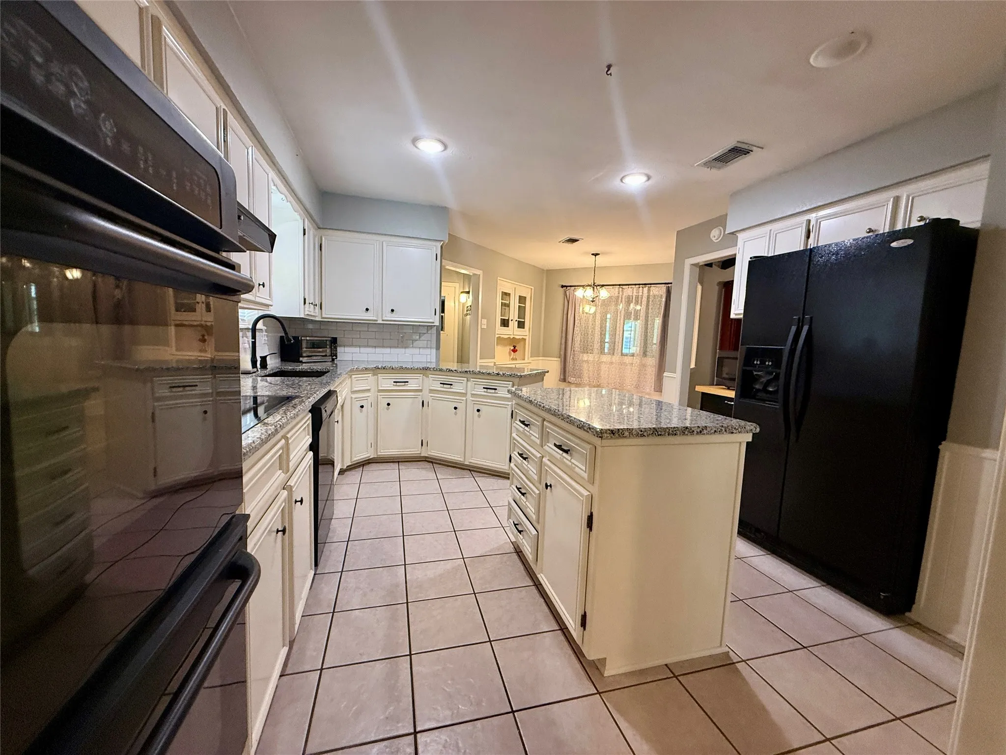 Single Family Residence For Rent in Grayson County , 3005 Anthony Drive, Sherman, Texas 75092, 4 Bedrooms, 3 Bathrooms, 2 Garage spaces, 2,461 Sqft, built in 1973, Price $2,750, mls#21339816, Real Estate Agent in Sherman, Homes For Rent in Grayson county, Homes For Rent in Sherman, Realtor in Sherman Texas, Real Estate Brokerage Independent Realty Texas, Luminita Cordes Realtor