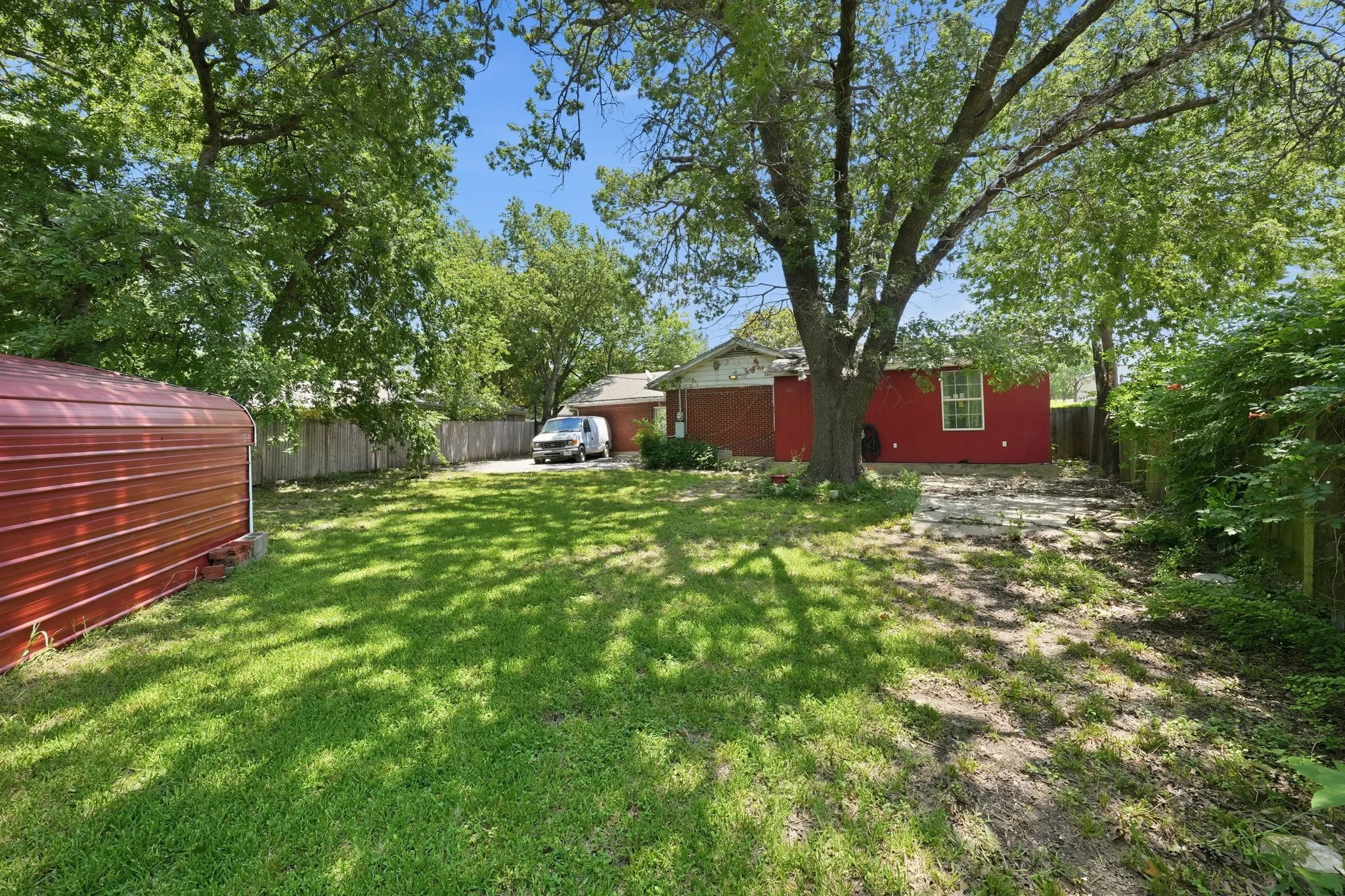 Single Family Residence For Sale in Dallas County , 3275 S Edgefield Avenue, Dallas, Texas 75224, 4 Bedroom, 3 Bathroom, Garage spaces, 2,370 Sqft, built in 1954, mls#21339110, Real Estate Agent in Dallas, Homes For Sale in Dallas county, Homes For Sale in Dallas, Realtor in Dallas Texas, Real Estate Brokerage Independent Realty Texas, Luminita Cordes Realtor