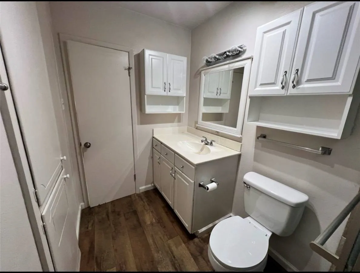 Single Family Residence For Sale in Denton County , 600 Lake Drive, Lake Dallas, Texas 75065, 2 Bedroom, 1 Bathroom, Garage spaces, 768 Sqft, built in 1953, Price $139,900, mls#21339102, Real Estate Agent in Lake Dallas, Homes For Sale in Denton county, Homes For Sale in Lake Dallas, Realtor in Lake Dallas Texas, Real Estate Brokerage Independent Realty Texas, Luminita Cordes Realtor