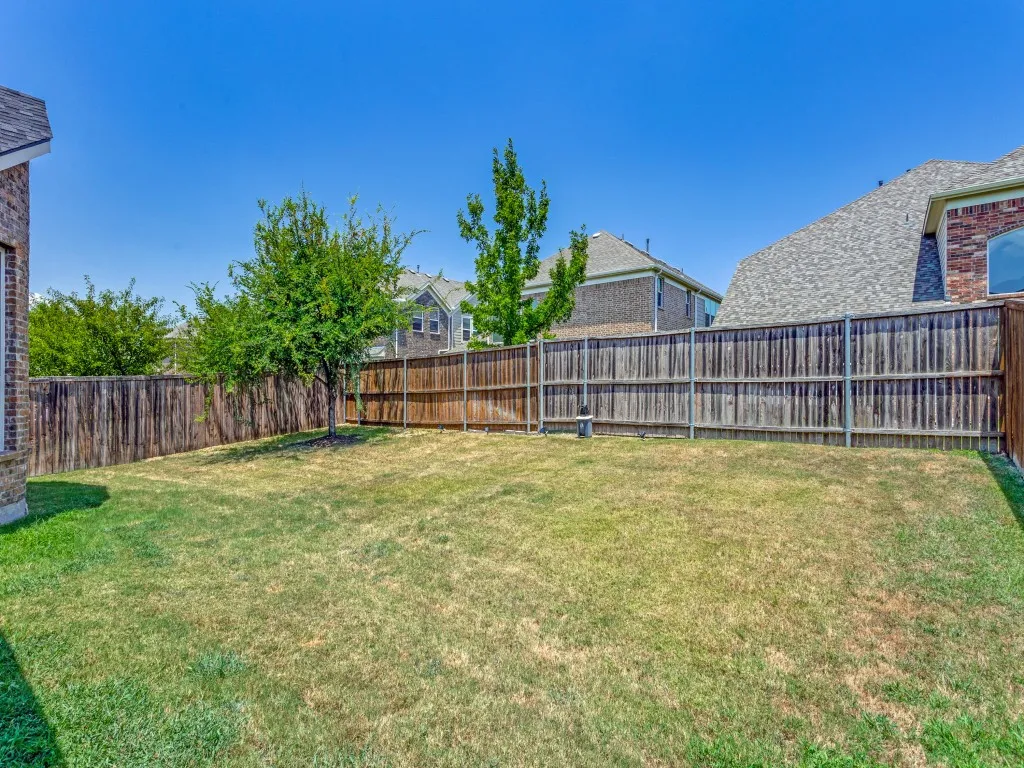 Single Family Residence For Sale in Collin County , 107 Live Oak Drive, Wylie, Texas 75098, 4 Bedroom, 4 Bathroom, 2 Garage spaces, 3,030 Sqft, built in 2016, mls#21338905, Real Estate Agent in Wylie, Homes For Sale in Collin county, Homes For Sale in Wylie, Realtor in Wylie Texas, Real Estate Brokerage Independent Realty Texas, Luminita Cordes Realtor