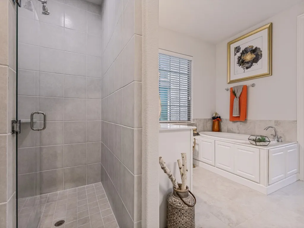 Single Family Residence For Sale in Collin County , 107 Live Oak Drive, Wylie, Texas 75098, 4 Bedroom, 4 Bathroom, 2 Garage spaces, 3,030 Sqft, built in 2016, mls#21338905, Real Estate Agent in Wylie, Homes For Sale in Collin county, Homes For Sale in Wylie, Realtor in Wylie Texas, Real Estate Brokerage Independent Realty Texas, Luminita Cordes Realtor