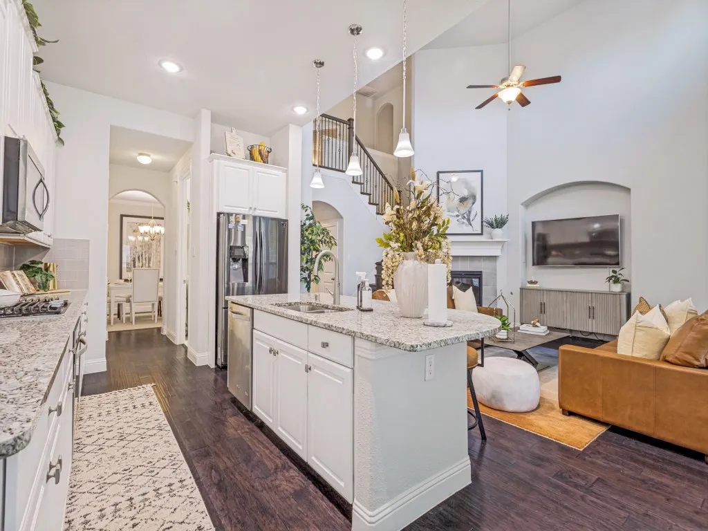 Single Family Residence For Sale in Collin County , 107 Live Oak Drive, Wylie, Texas 75098, 4 Bedroom, 4 Bathroom, 2 Garage spaces, 3,030 Sqft, built in 2016, mls#21338905, Real Estate Agent in Wylie, Homes For Sale in Collin county, Homes For Sale in Wylie, Realtor in Wylie Texas, Real Estate Brokerage Independent Realty Texas, Luminita Cordes Realtor