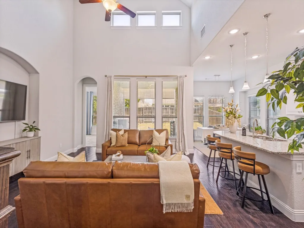 Single Family Residence For Sale in Collin County , 107 Live Oak Drive, Wylie, Texas 75098, 4 Bedroom, 4 Bathroom, 2 Garage spaces, 3,030 Sqft, built in 2016, mls#21338905, Real Estate Agent in Wylie, Homes For Sale in Collin county, Homes For Sale in Wylie, Realtor in Wylie Texas, Real Estate Brokerage Independent Realty Texas, Luminita Cordes Realtor