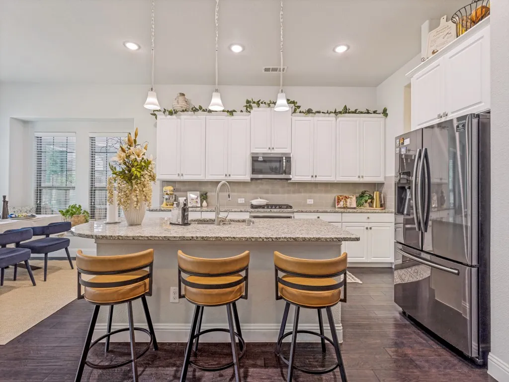 Single Family Residence For Sale in Collin County , 107 Live Oak Drive, Wylie, Texas 75098, 4 Bedroom, 4 Bathroom, 2 Garage spaces, 3,030 Sqft, built in 2016, mls#21338905, Real Estate Agent in Wylie, Homes For Sale in Collin county, Homes For Sale in Wylie, Realtor in Wylie Texas, Real Estate Brokerage Independent Realty Texas, Luminita Cordes Realtor