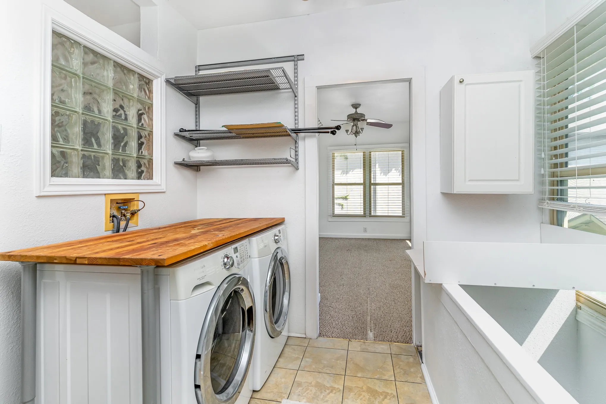 Duplex For Rent in Dallas County , 4124 Herschel Avenue, Dallas, Texas 75219, 2 Bedroom, 2 Bathroom, Garage spaces, 1,650 Sqft, built in 1928, mls#21339827, Real Estate Agent in Dallas, Homes For Rent in Dallas county, Homes For Rent in Dallas, Realtor in Dallas Texas, Real Estate Brokerage Independent Realty Texas, Luminita Cordes Realtor