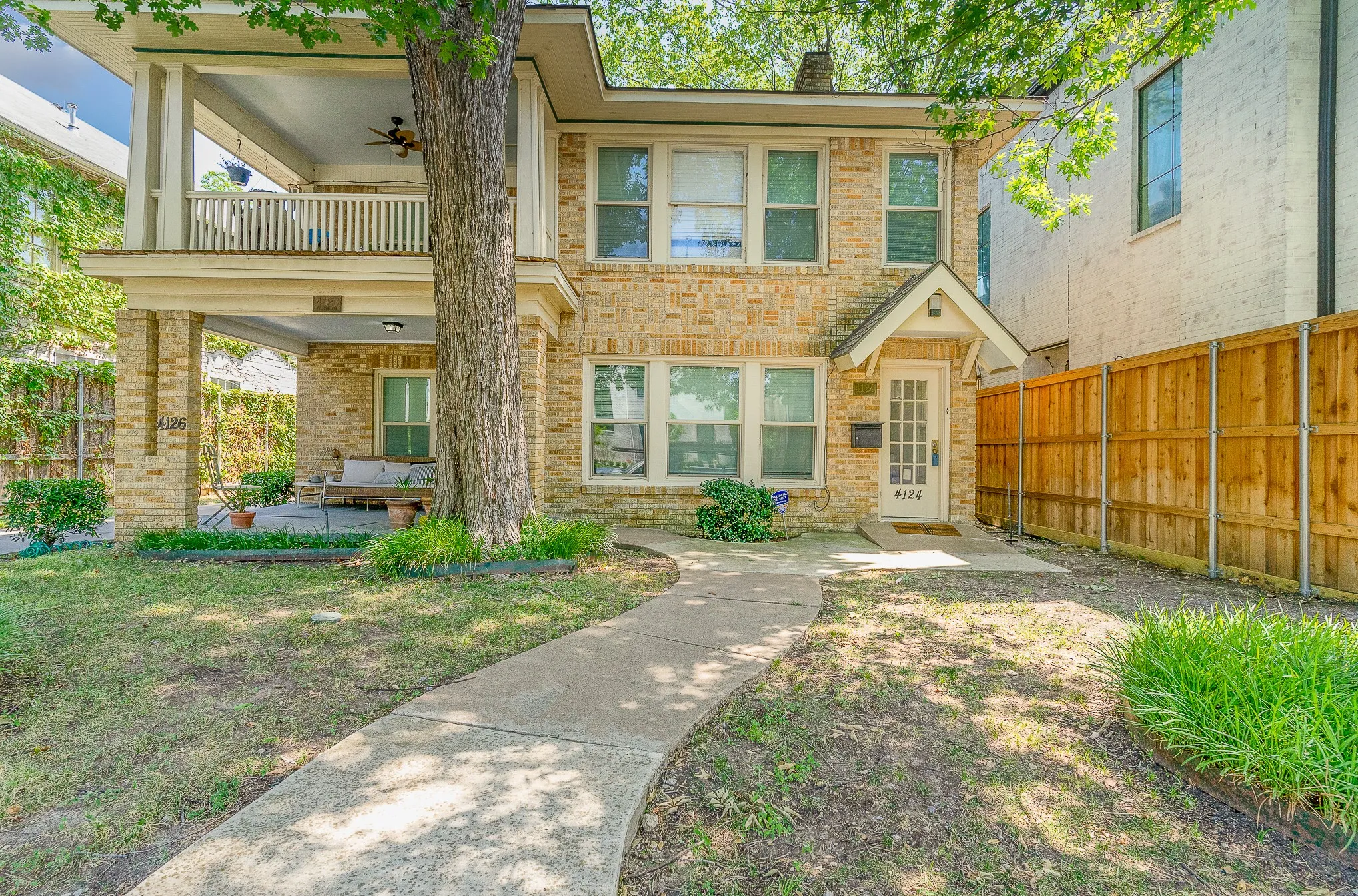 Duplex For Rent in Dallas County , 4124 Herschel Avenue, Dallas, Texas 75219, 2 Bedroom, 2 Bathroom, Garage spaces, 1,650 Sqft, built in 1928, mls#21339827, Real Estate Agent in Dallas, Homes For Rent in Dallas county, Homes For Rent in Dallas, Realtor in Dallas Texas, Real Estate Brokerage Independent Realty Texas, Luminita Cordes Realtor