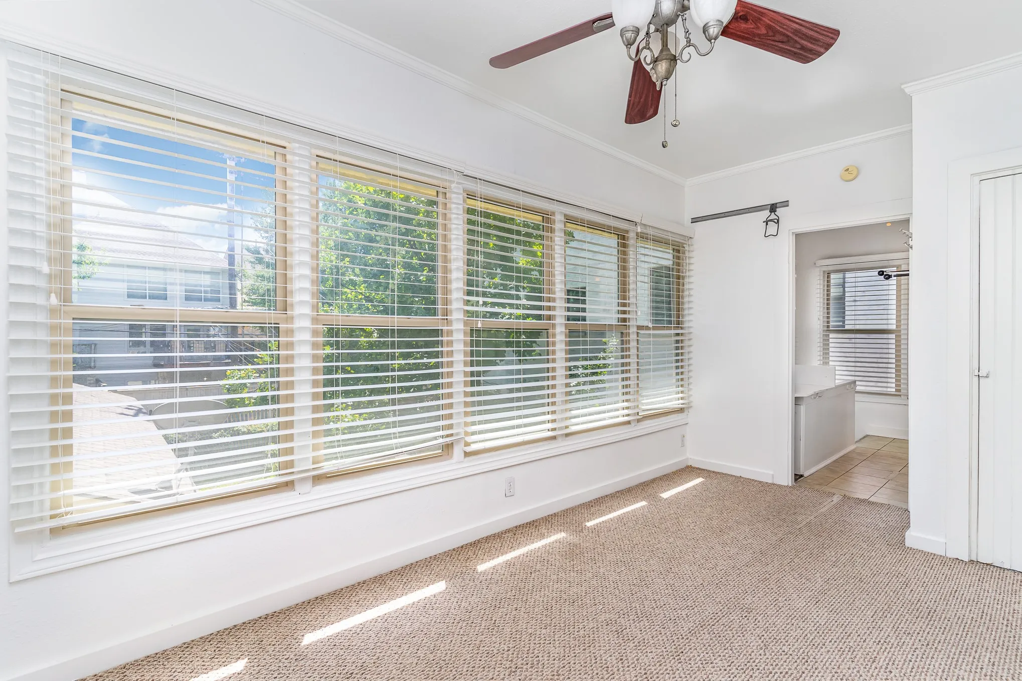 Duplex For Rent in Dallas County , 4124 Herschel Avenue, Dallas, Texas 75219, 2 Bedroom, 2 Bathroom, Garage spaces, 1,650 Sqft, built in 1928, mls#21339827, Real Estate Agent in Dallas, Homes For Rent in Dallas county, Homes For Rent in Dallas, Realtor in Dallas Texas, Real Estate Brokerage Independent Realty Texas, Luminita Cordes Realtor