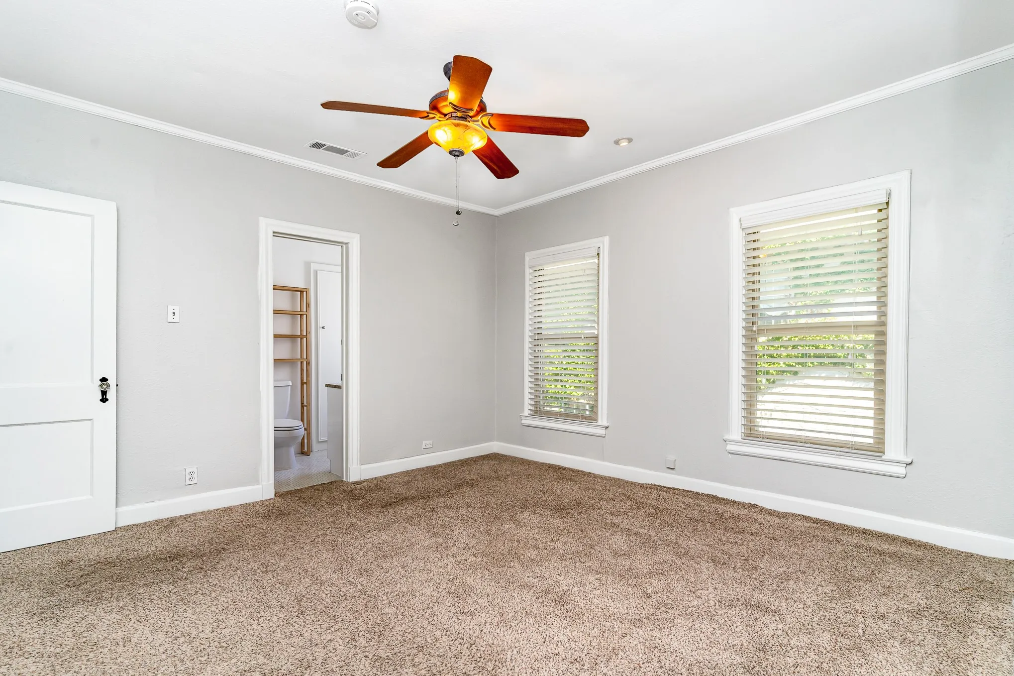 Duplex For Rent in Dallas County , 4124 Herschel Avenue, Dallas, Texas 75219, 2 Bedroom, 2 Bathroom, Garage spaces, 1,650 Sqft, built in 1928, mls#21339827, Real Estate Agent in Dallas, Homes For Rent in Dallas county, Homes For Rent in Dallas, Realtor in Dallas Texas, Real Estate Brokerage Independent Realty Texas, Luminita Cordes Realtor